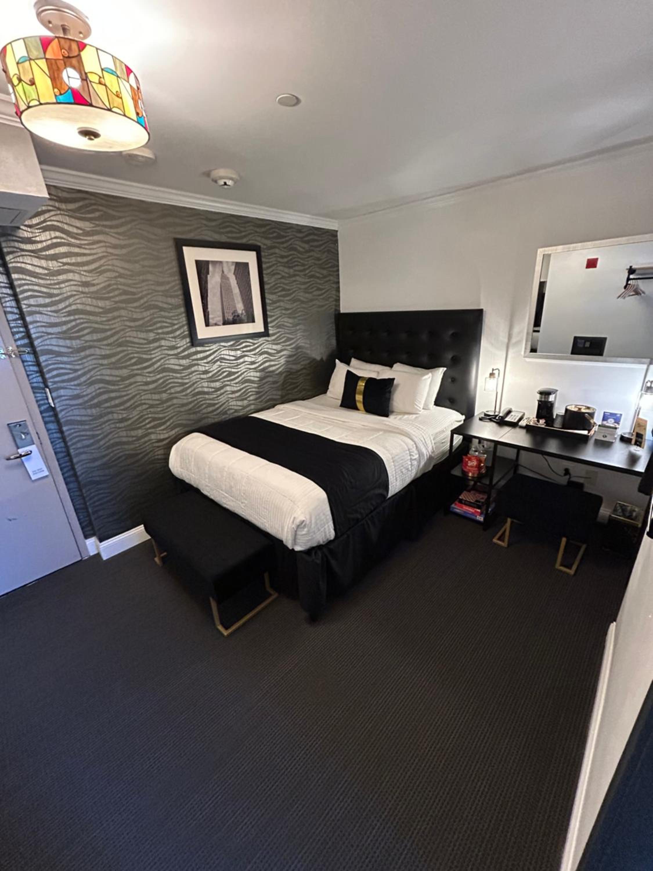 Deluxe Queen Room