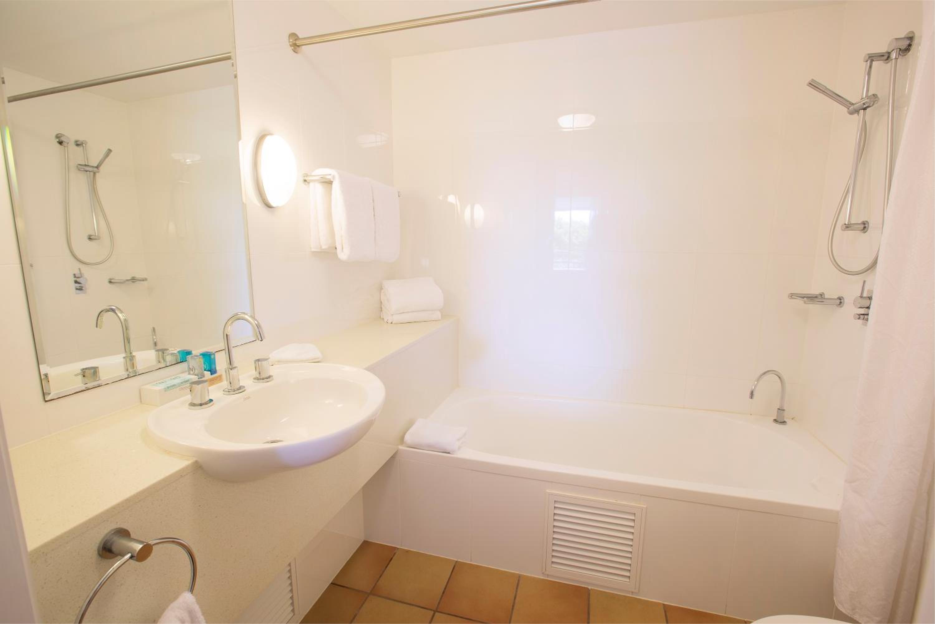 Double Room with Garden View - Photo 7
