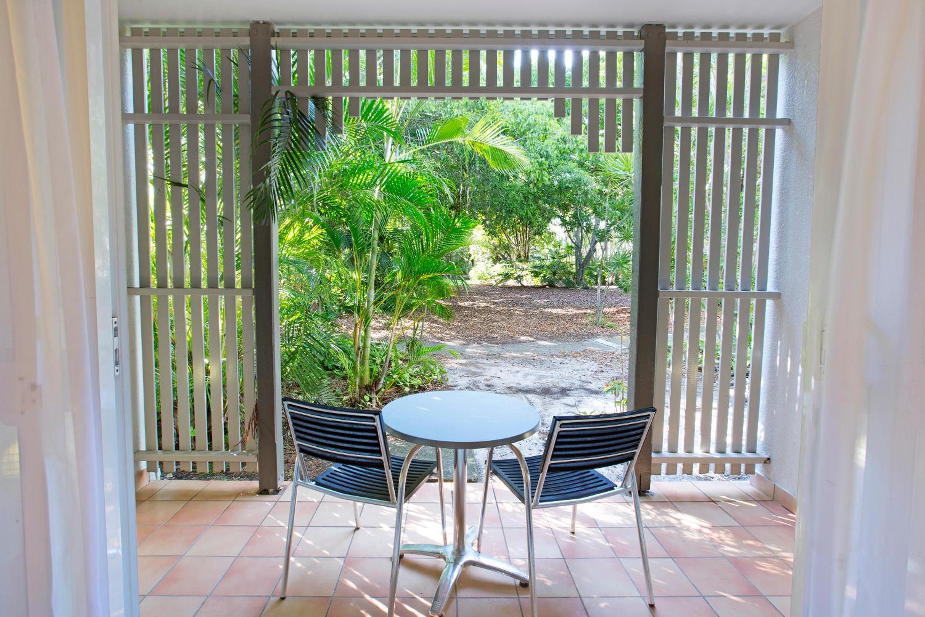 Double Room with Garden View - Photo 10