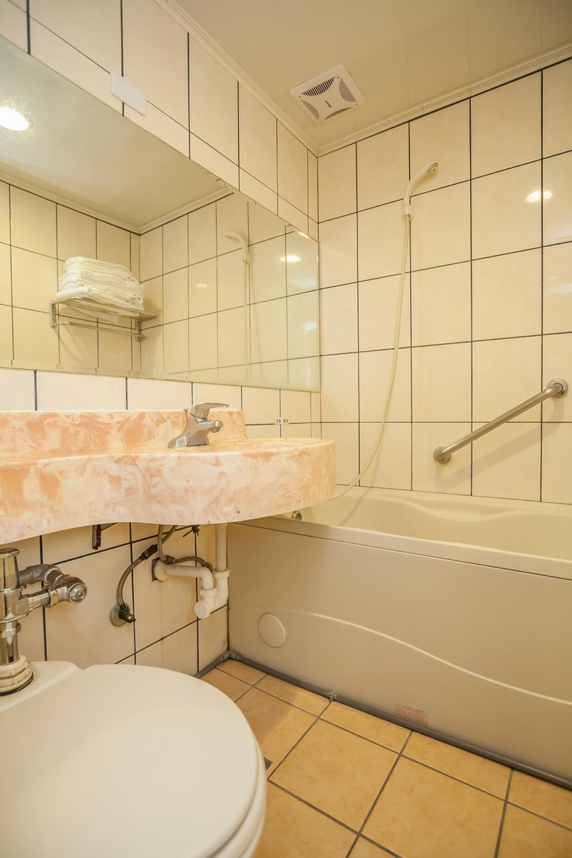 Standard Quadruple Room - Photo 3
