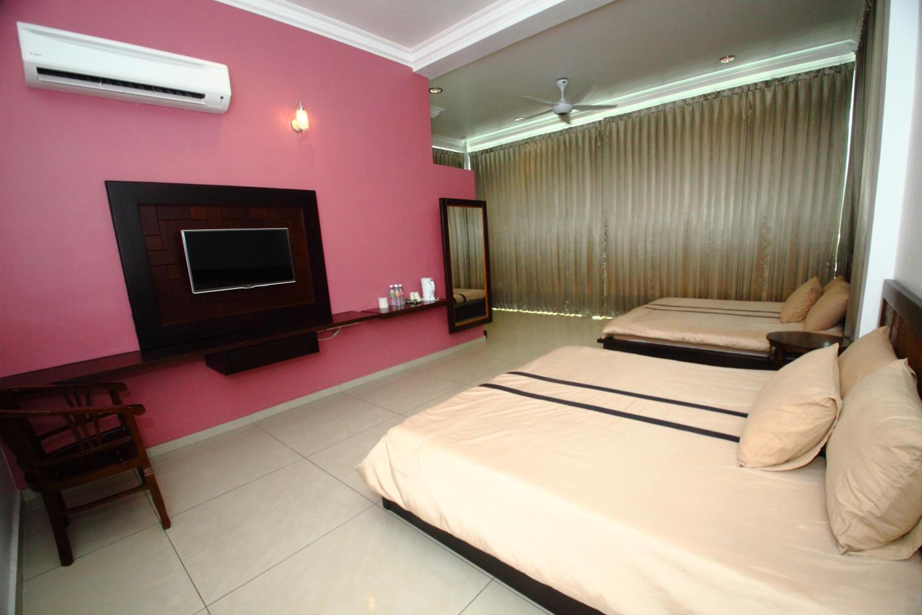 Deluxe Suite - Photo 1