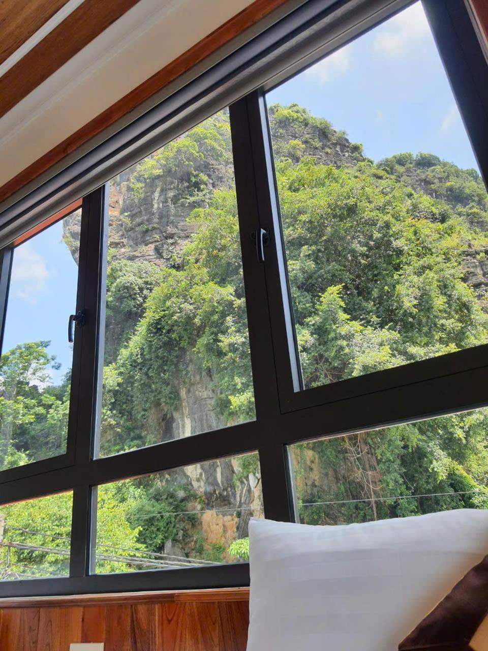 Family Room with Mountain View
