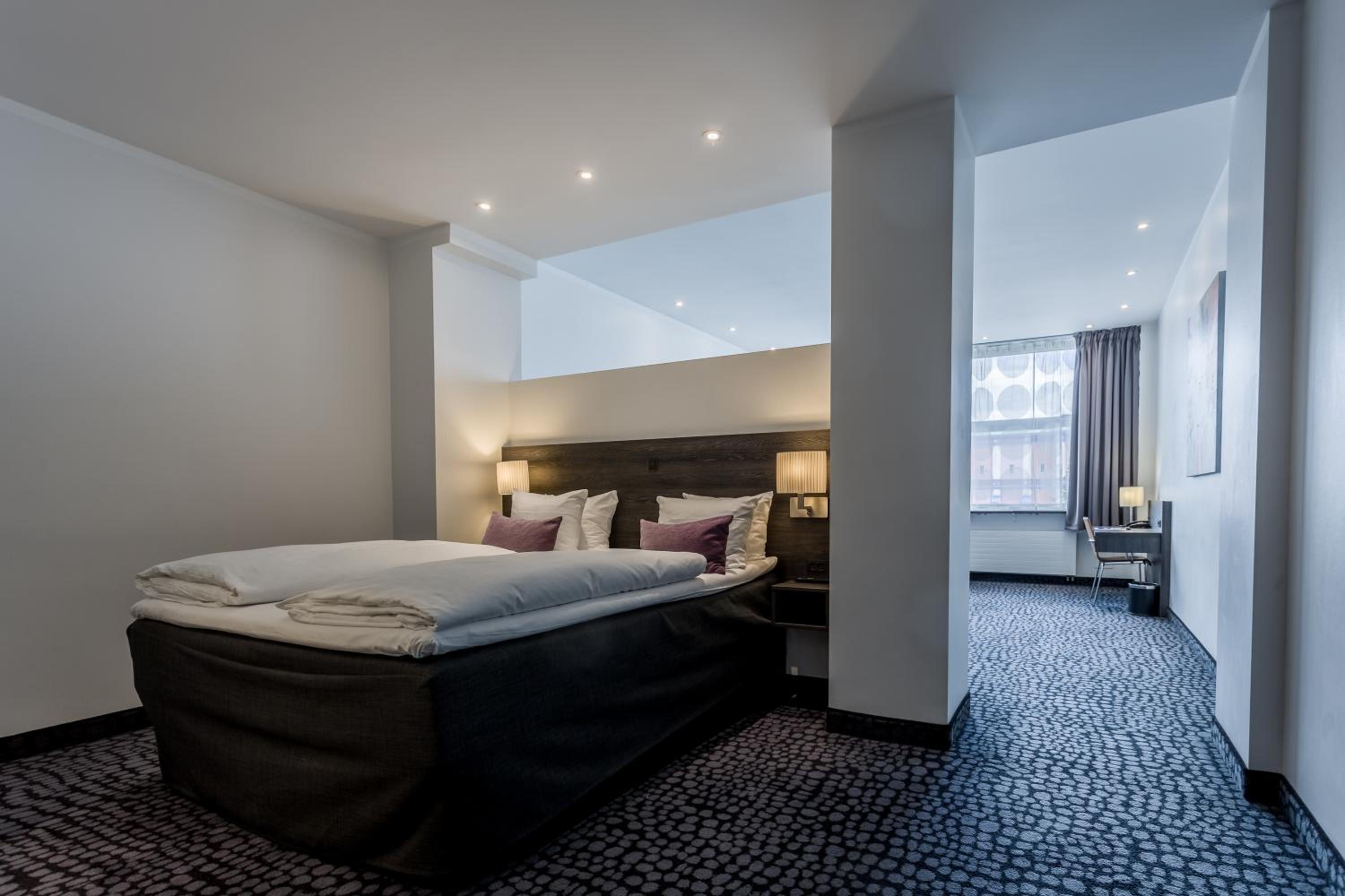 Superior King Room Four