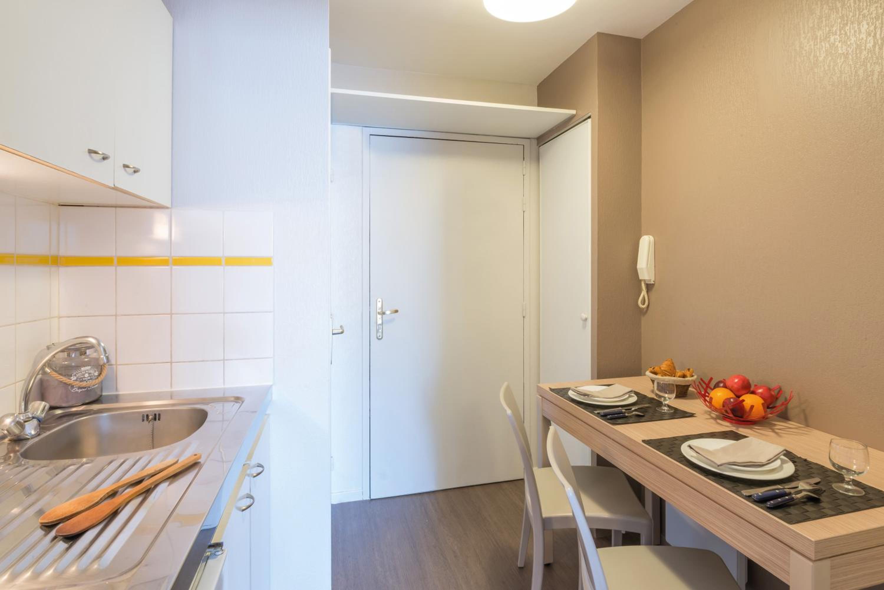 Apartment - Photo 2
