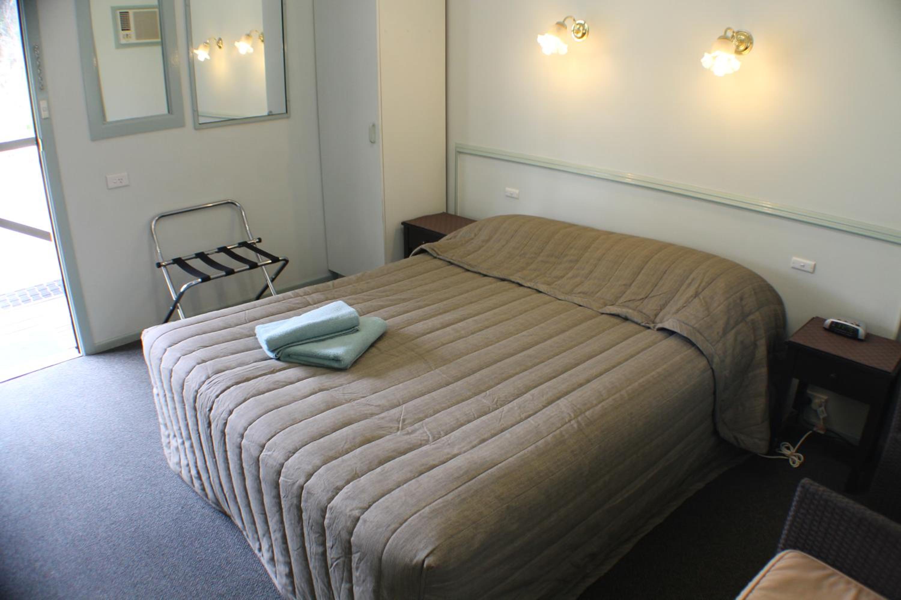 Queen Room photo 3