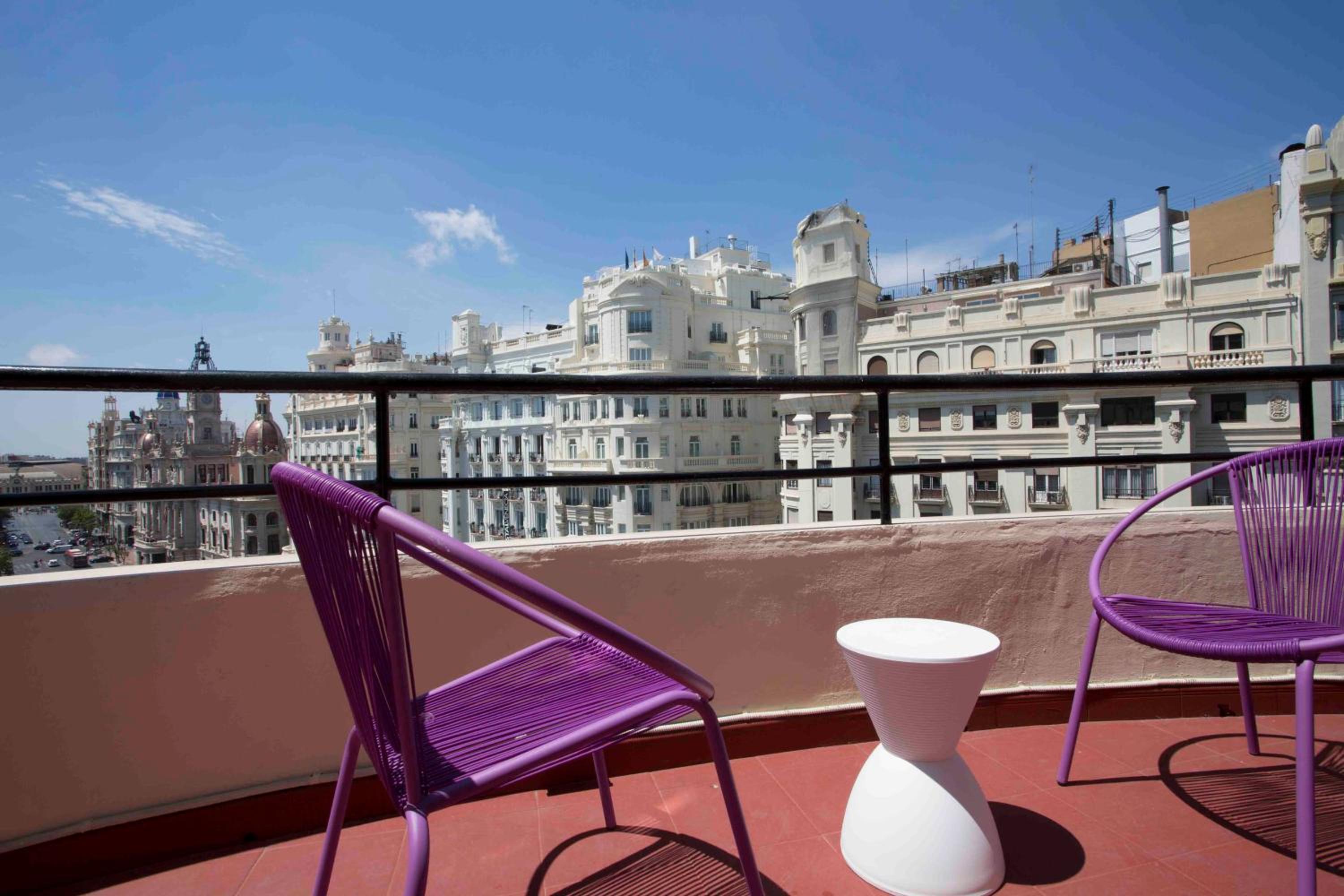 Double Room with Terrace thumbnail 6