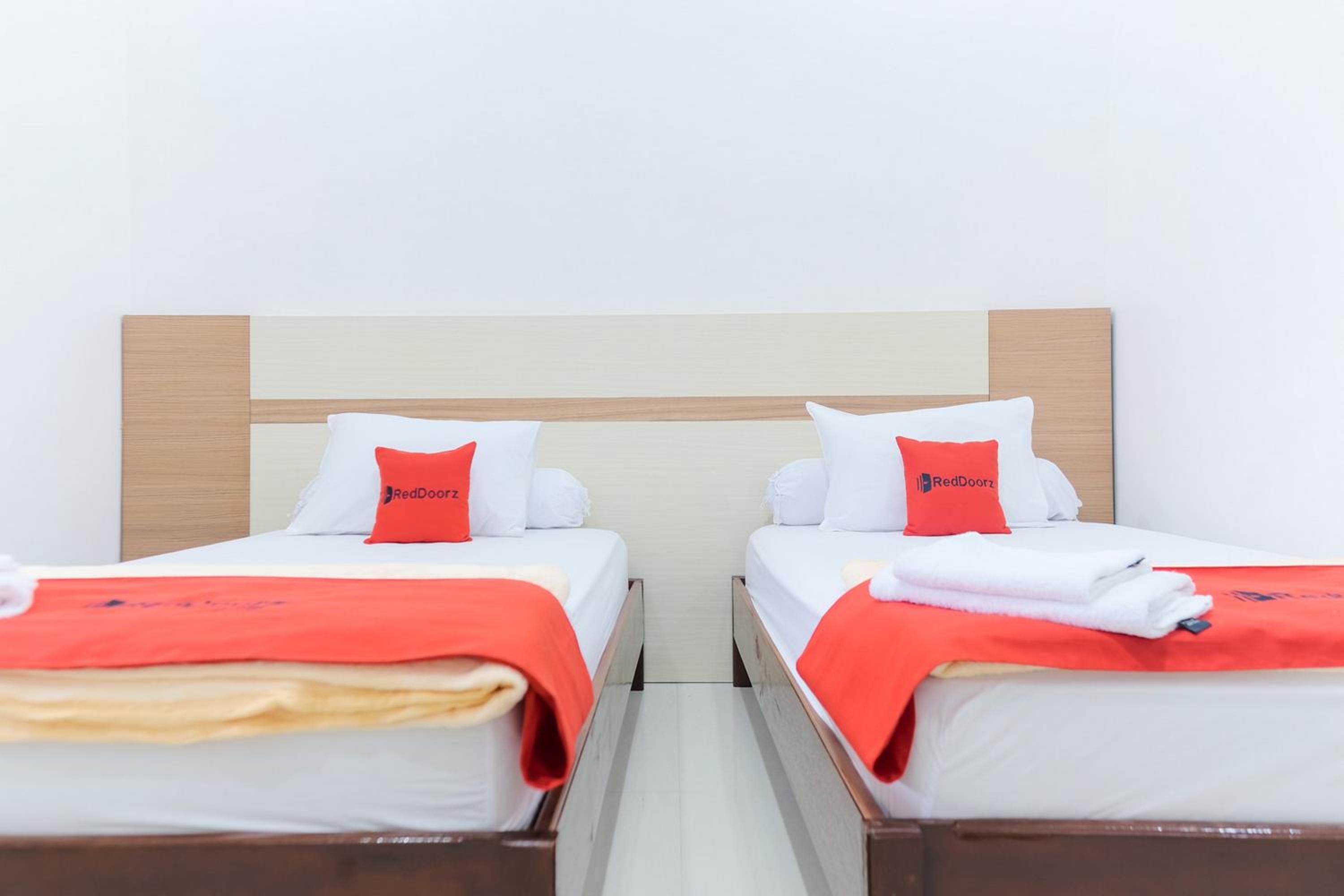 Standard Twin Room - Photo 3