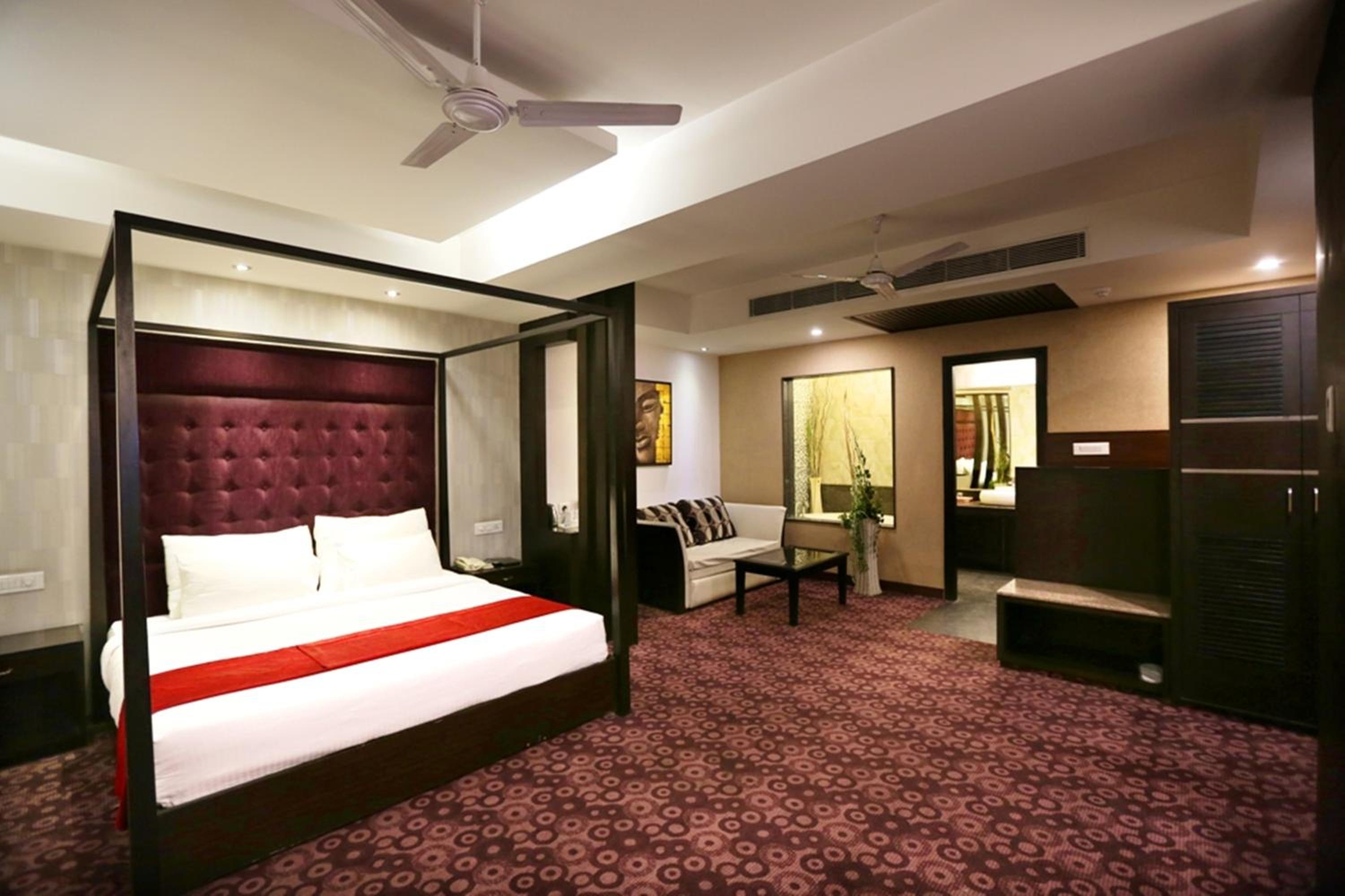 Luxury Suite photo 3
