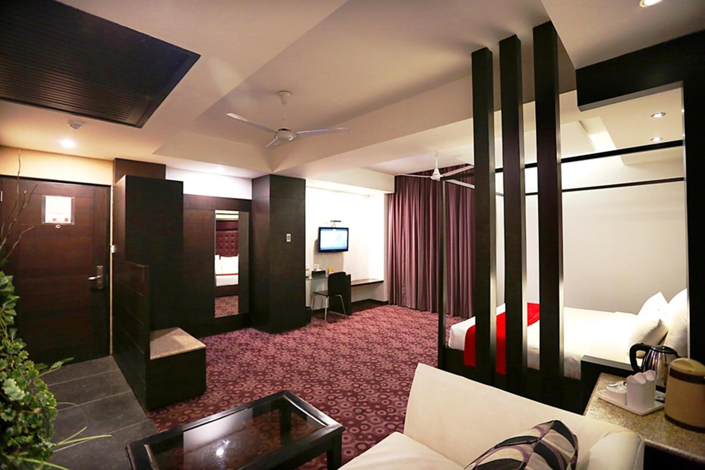 Luxury Suite photo 2