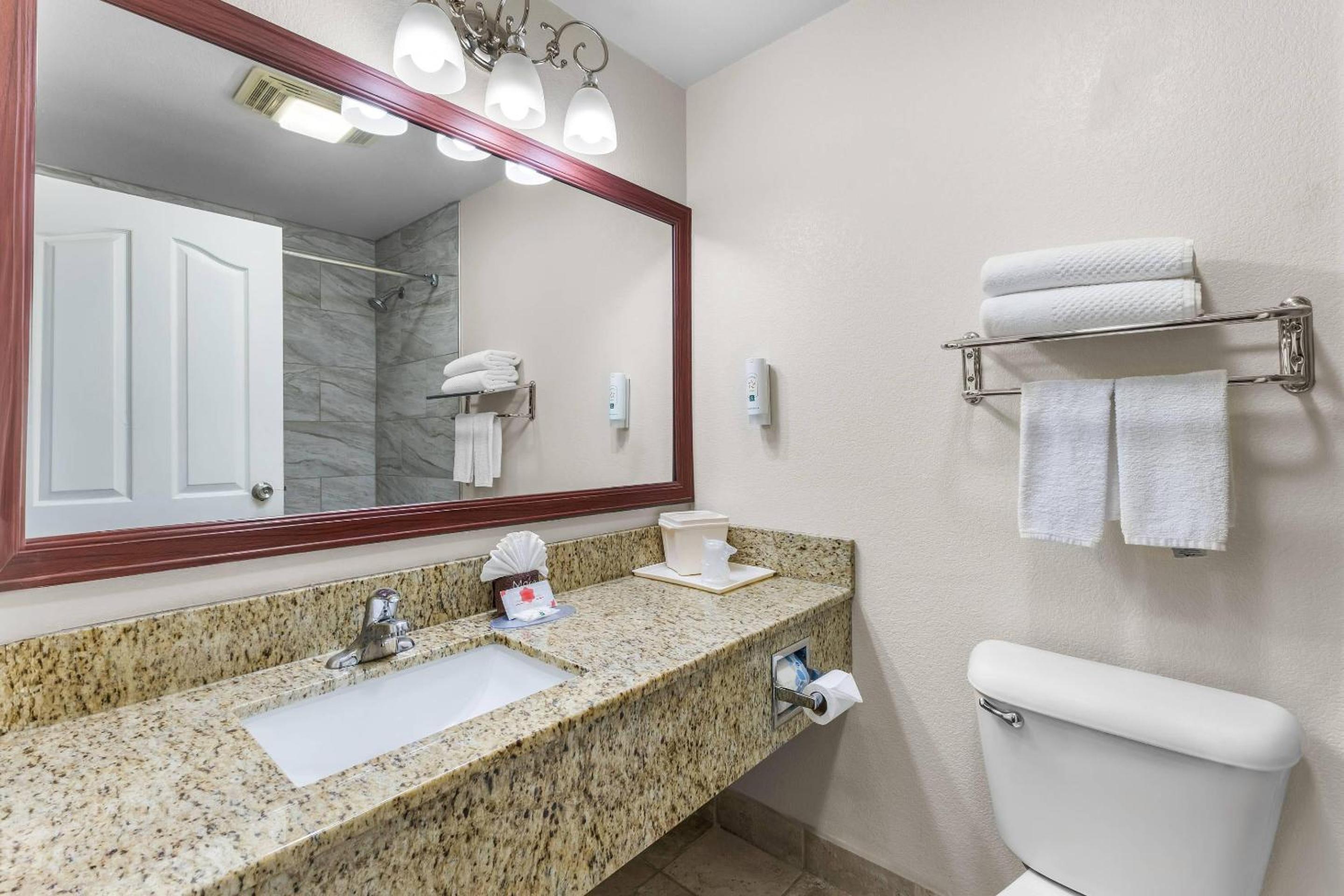 King Room - Accessible/Non-Smoking - Photo 1