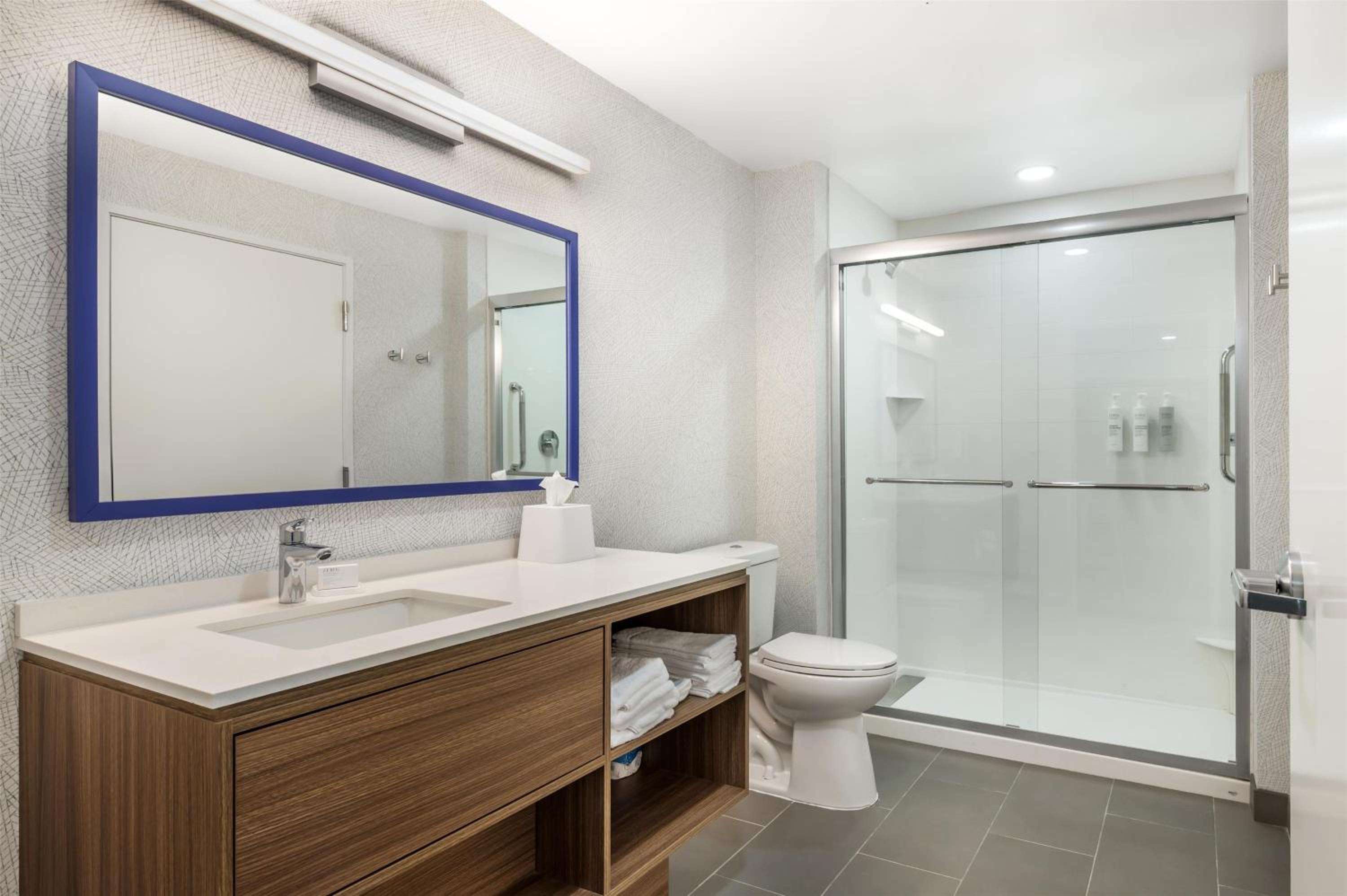 One-Bedroom King Suite - Photo 1