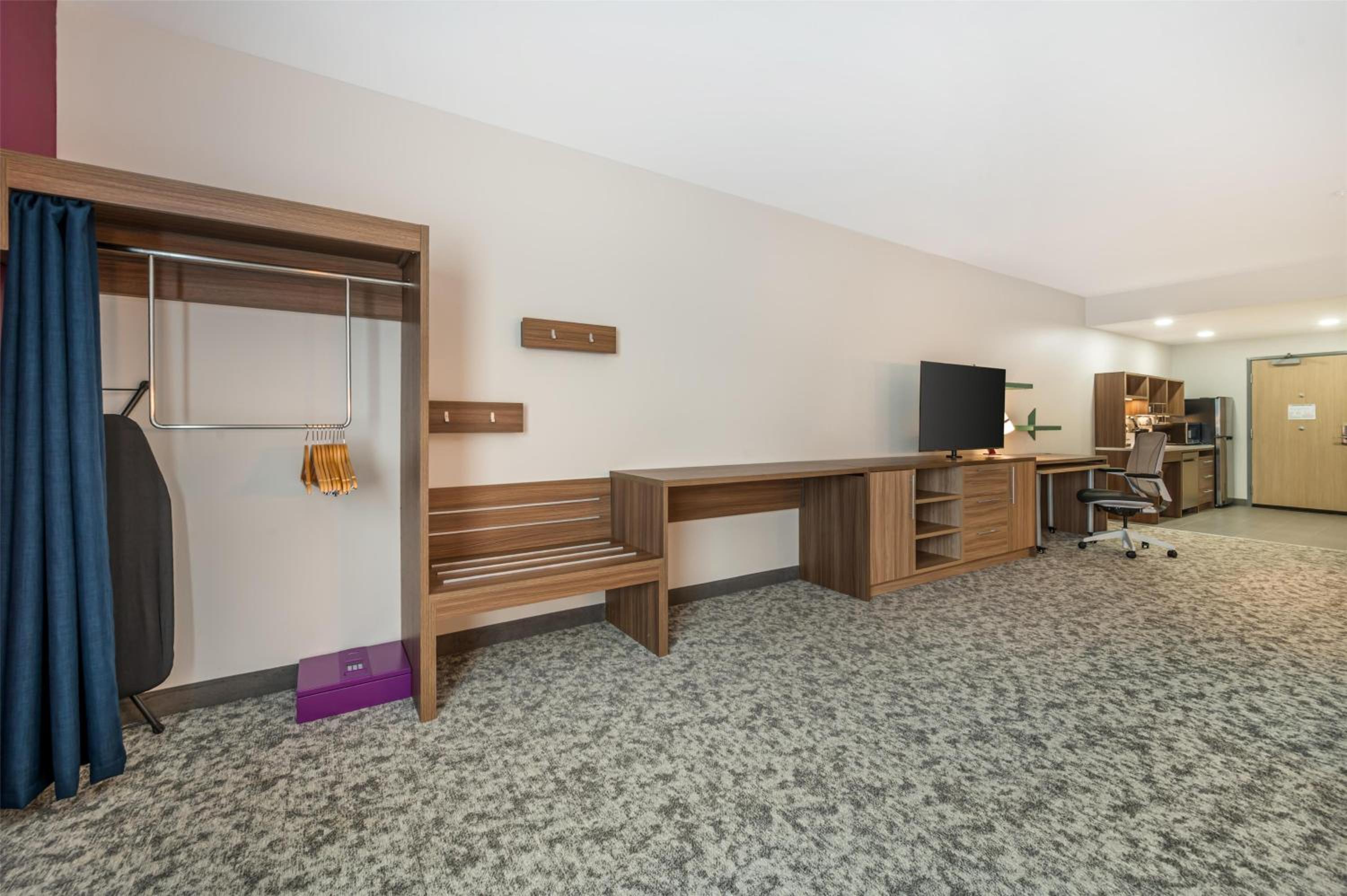 Studio Suite with Two Queen Beds and Tub - Mobility Access