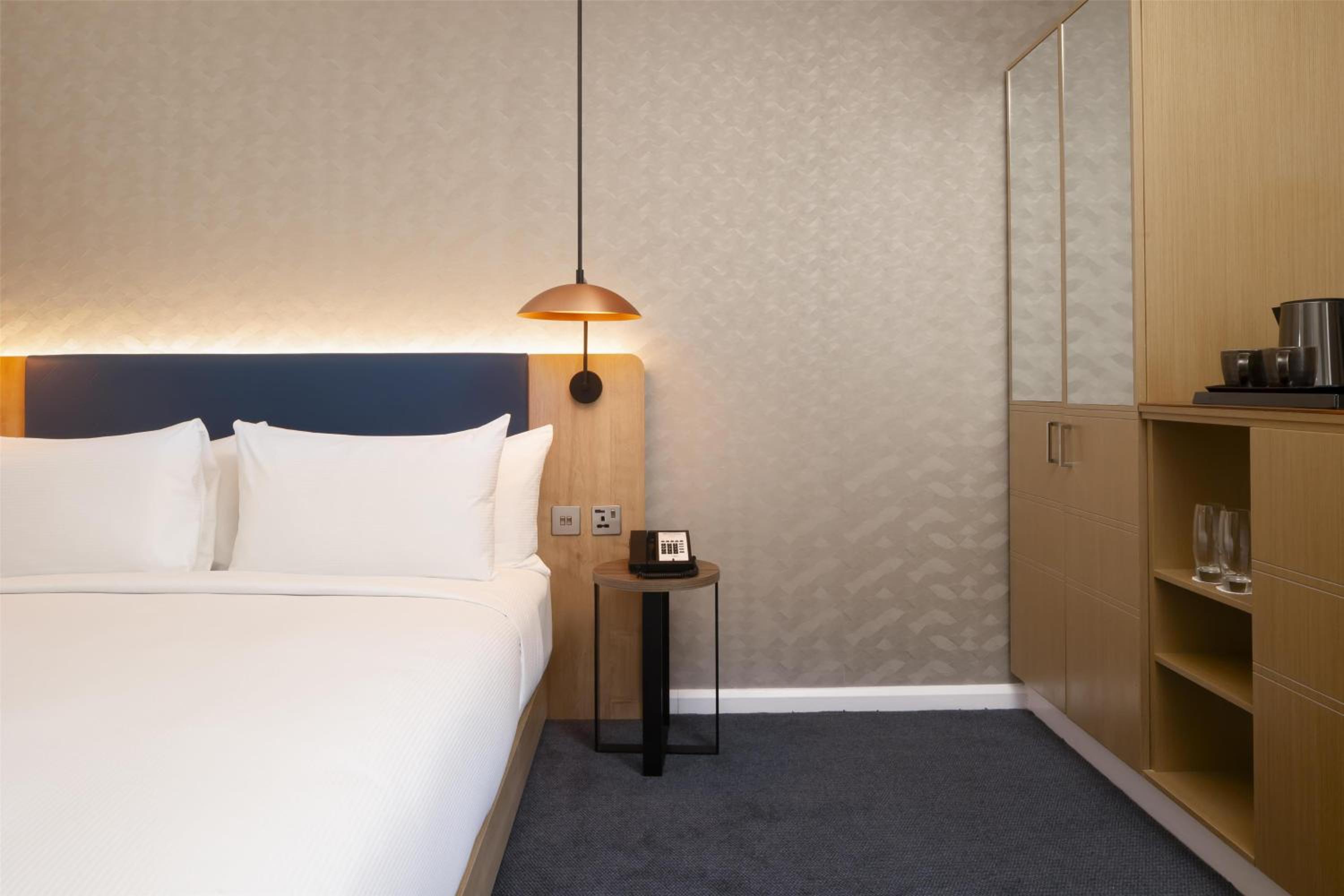 King Guest Room photo 1