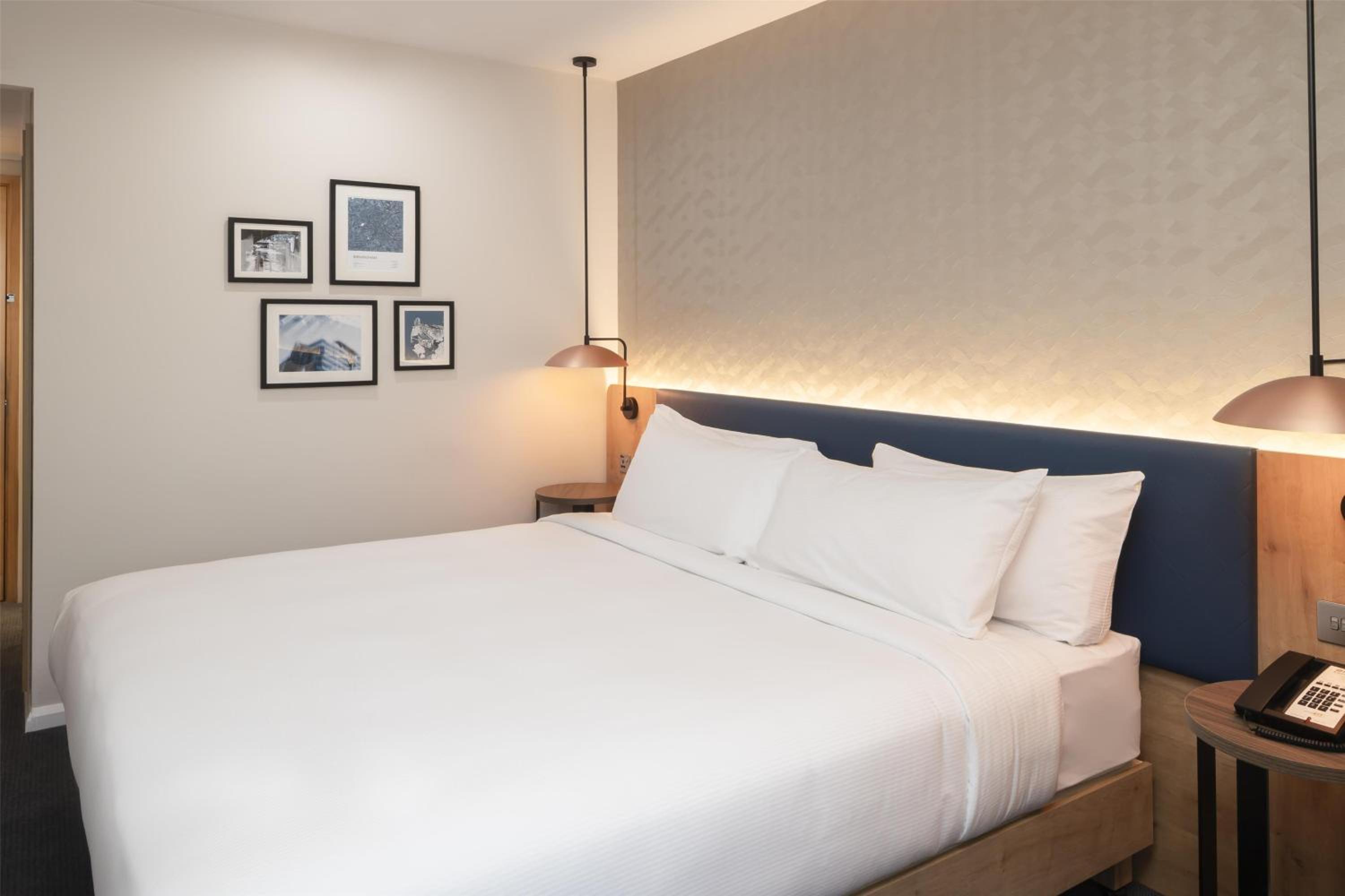 King Guest Room photo 2