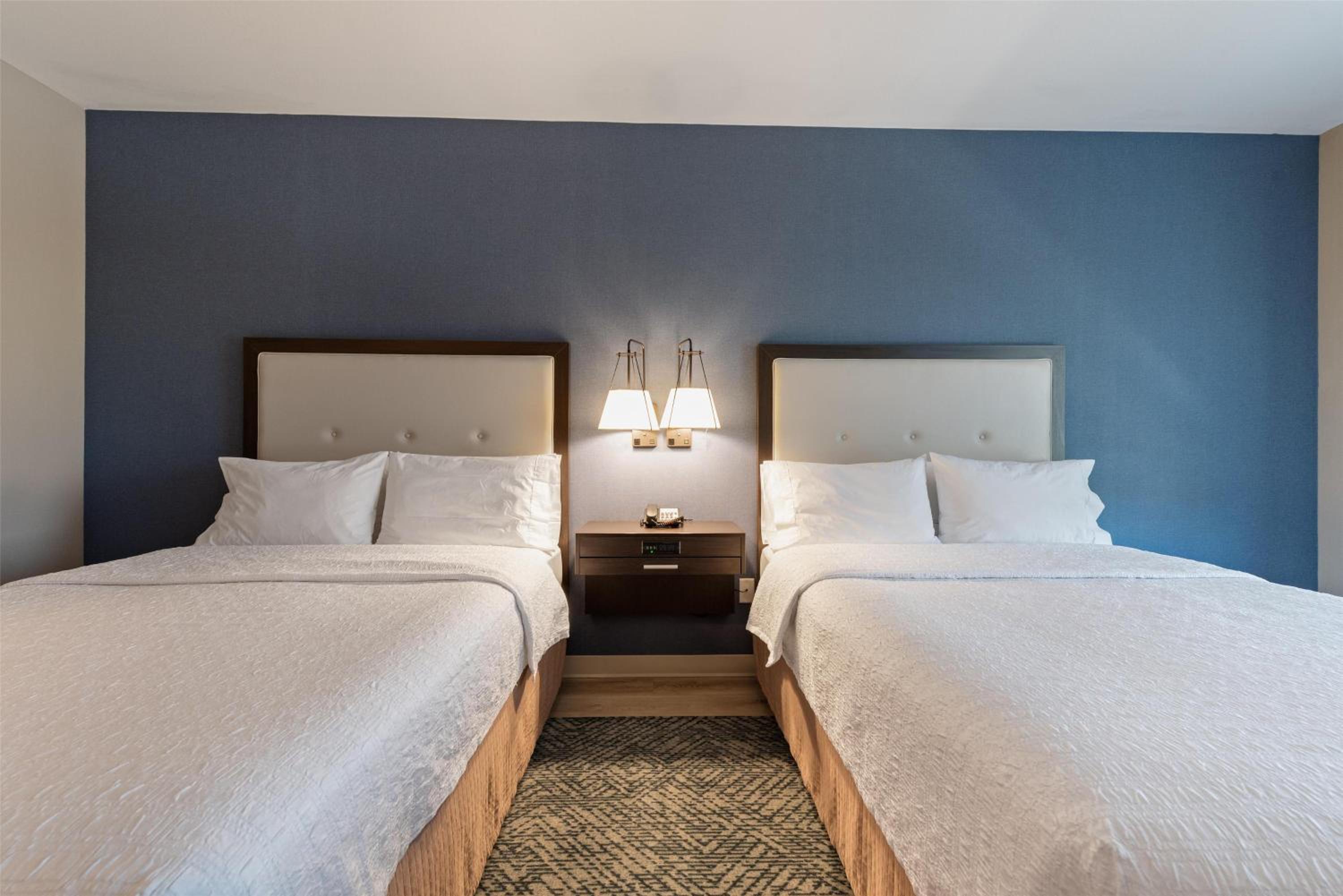 Queen Room with Two Queen Beds - Mobility Access/Non-Smoking photo 1