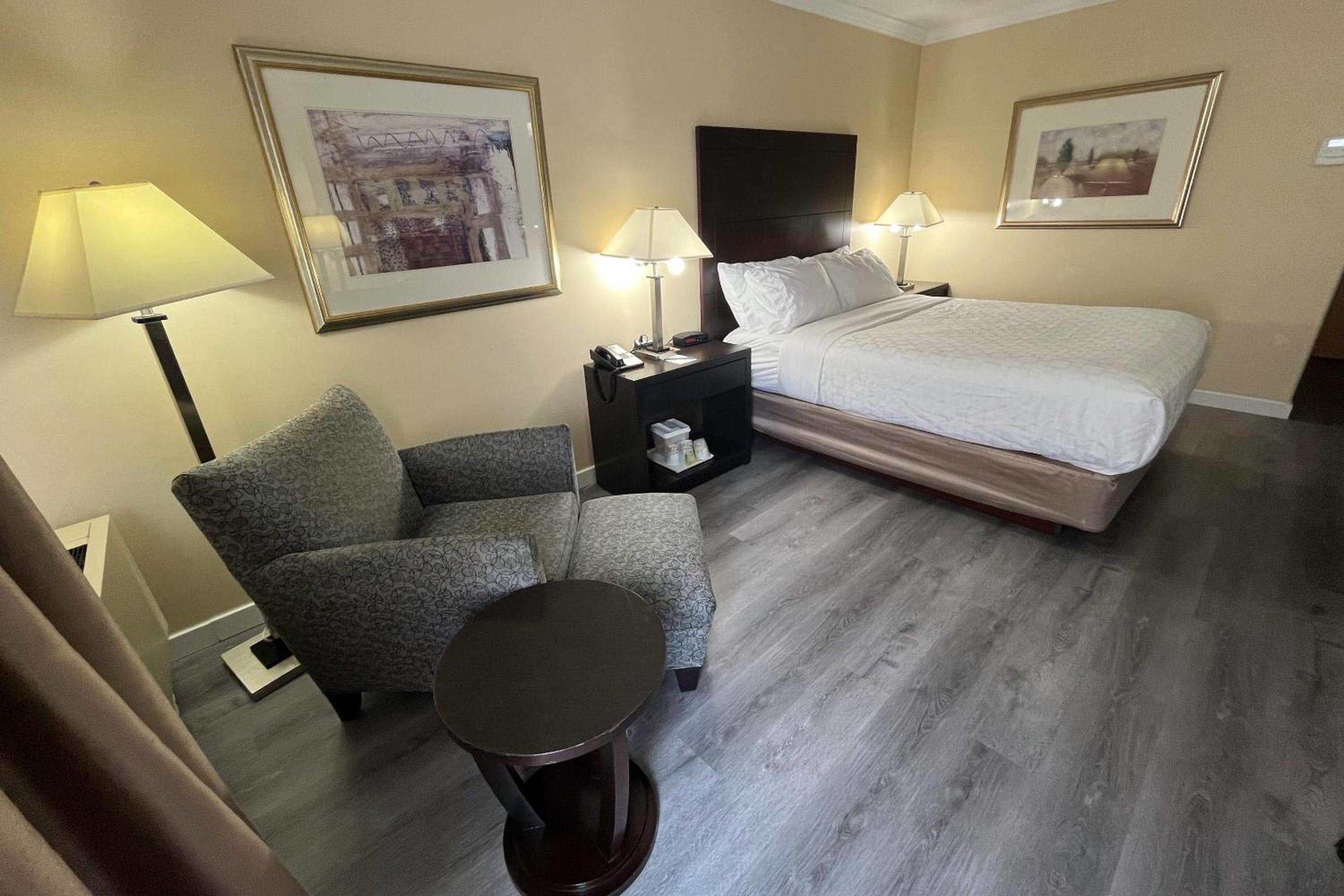 King Room - Disability Access/Non Smoking  - Photo 3