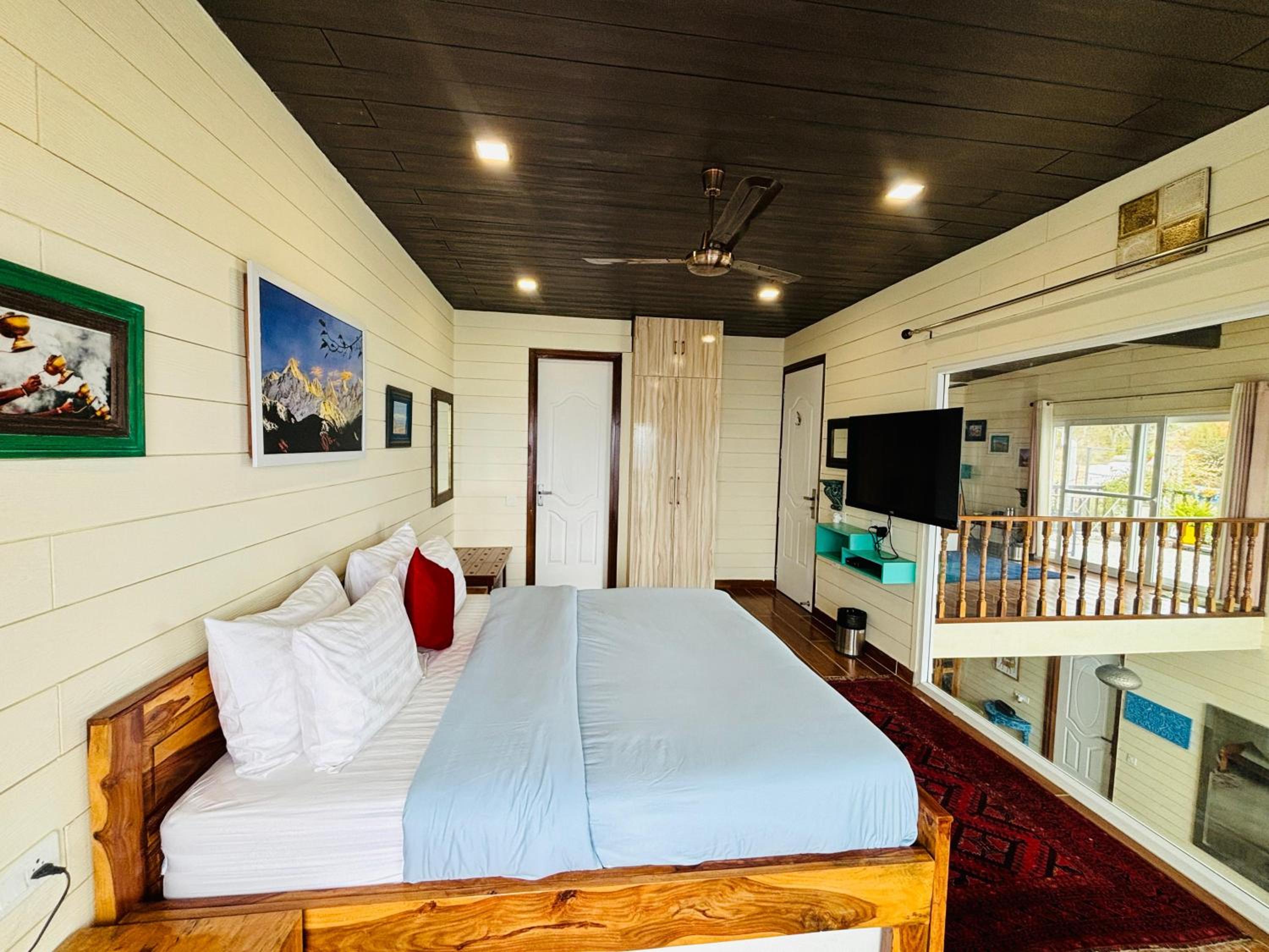 Double Room with Mountain View
