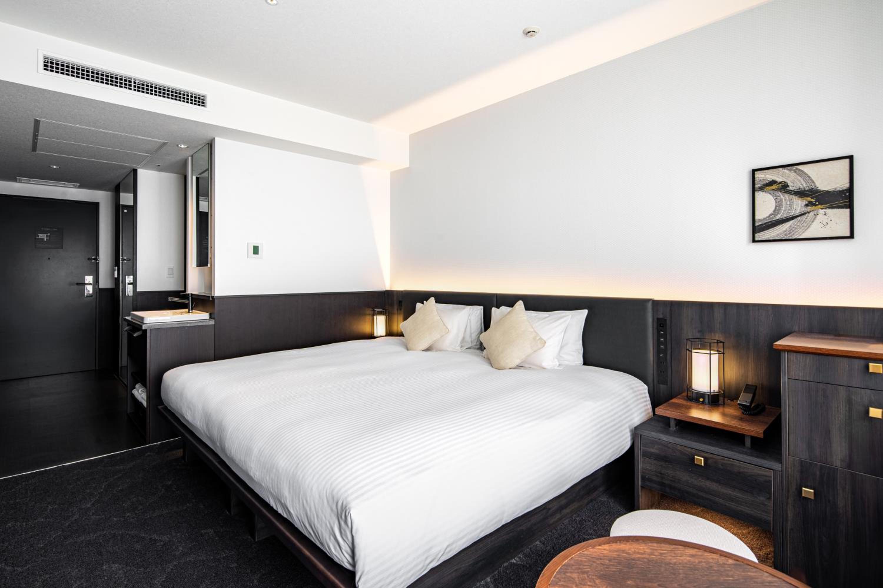 Standard King Room photo 2