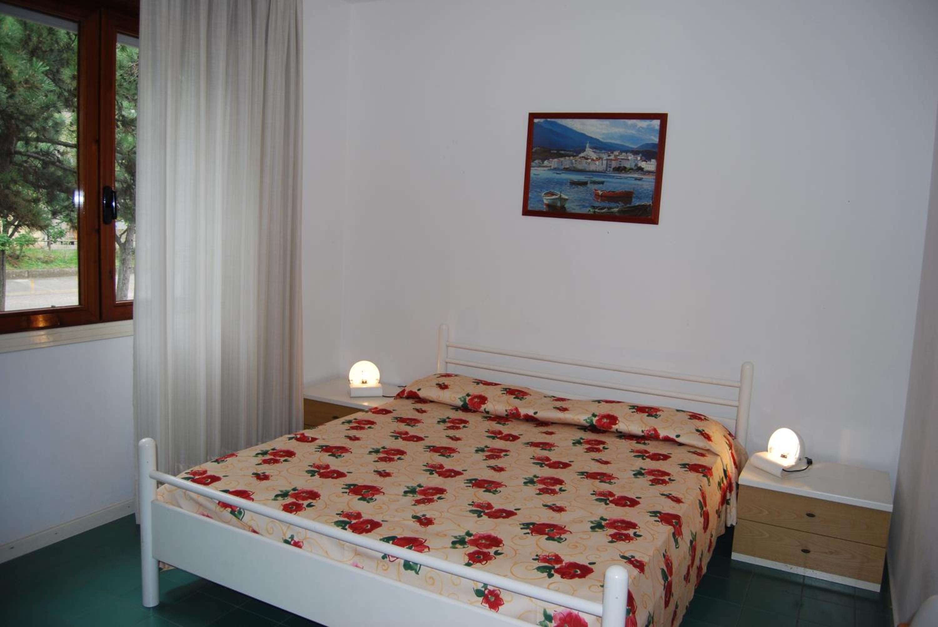 Large Two-Bedroom Apartment - Via Julia 13