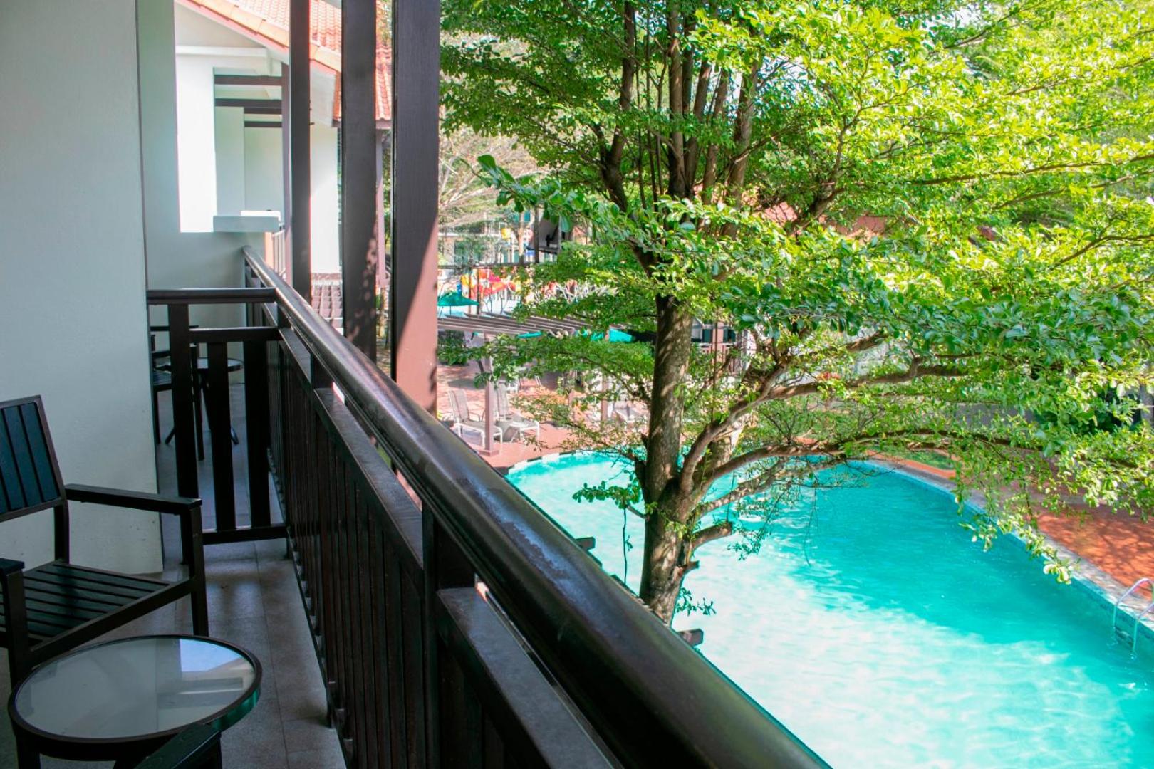 Deluxe Pool View Room photo 2