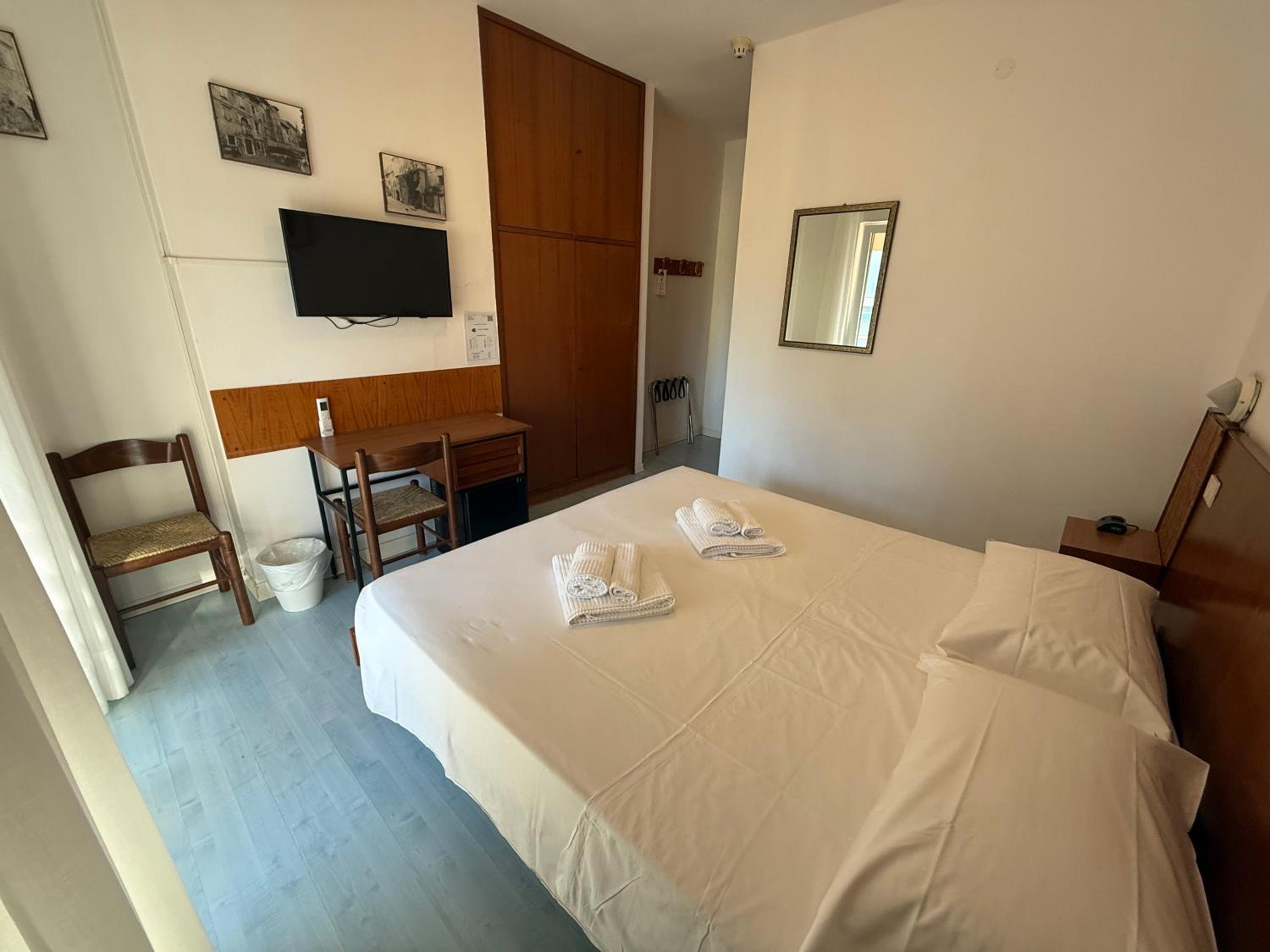 Budget Double or Twin Room photo 3