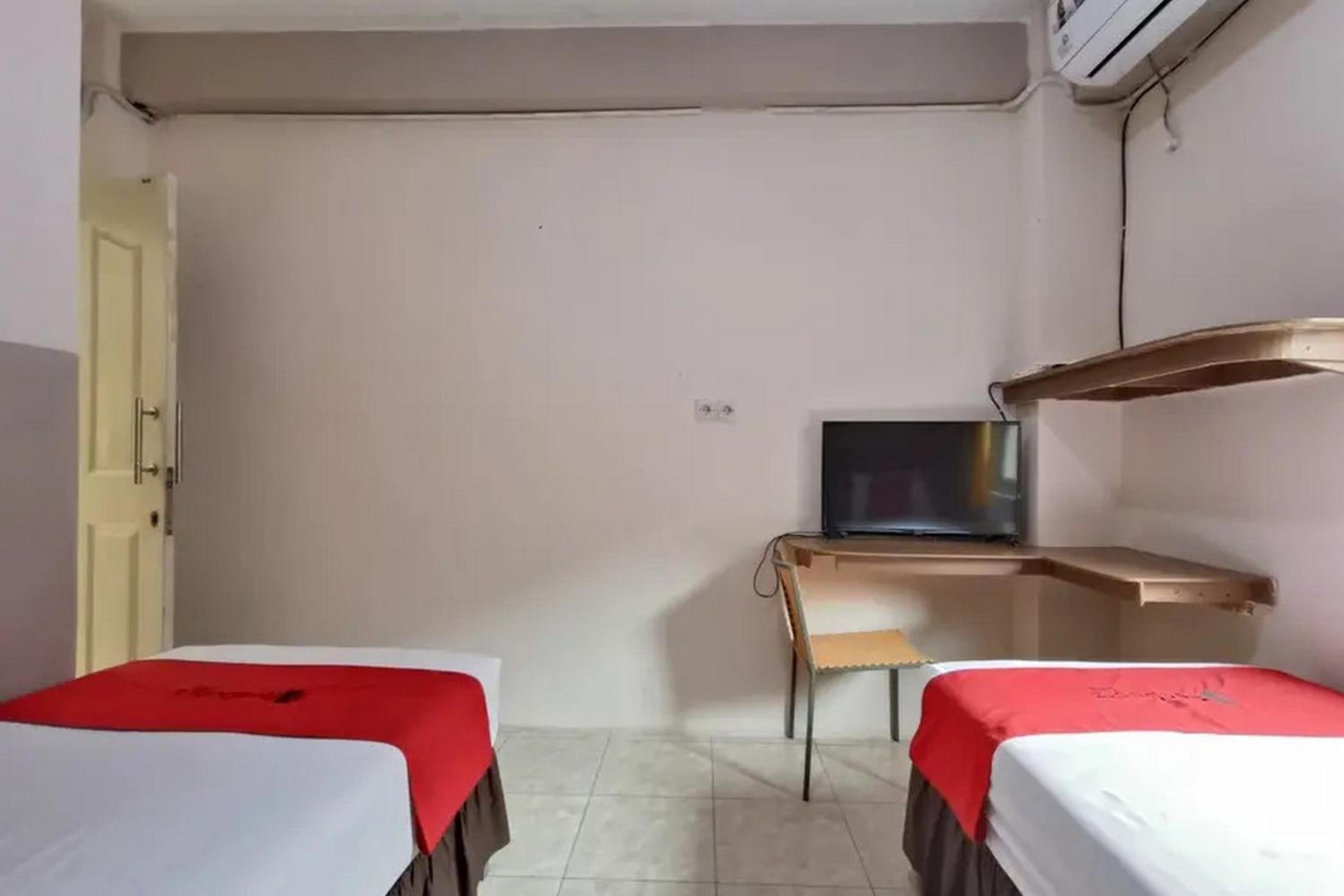 Standard Twin Room - Photo 2