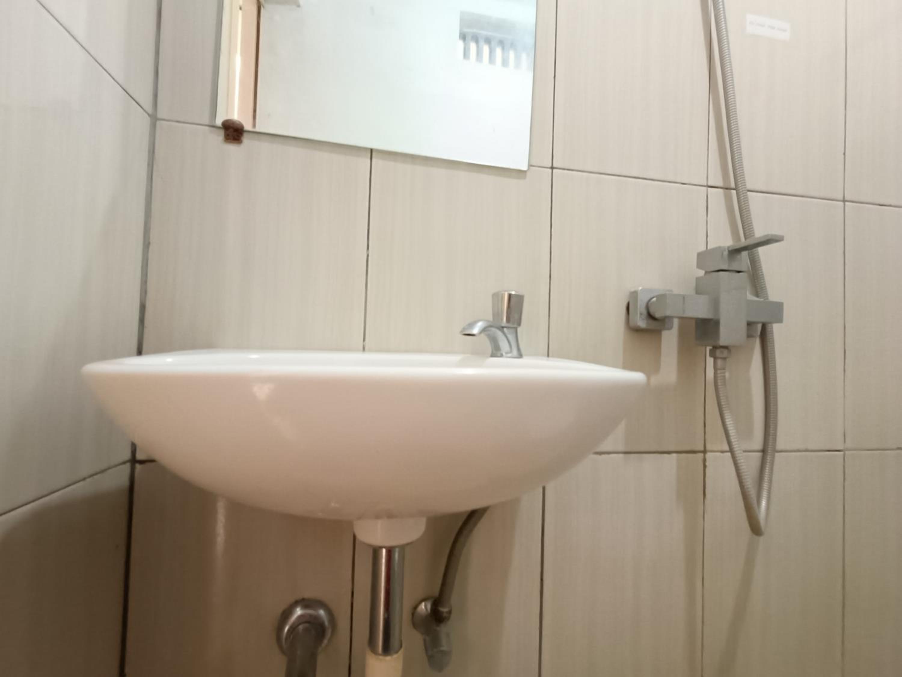 Standard Twin Room - Photo 3