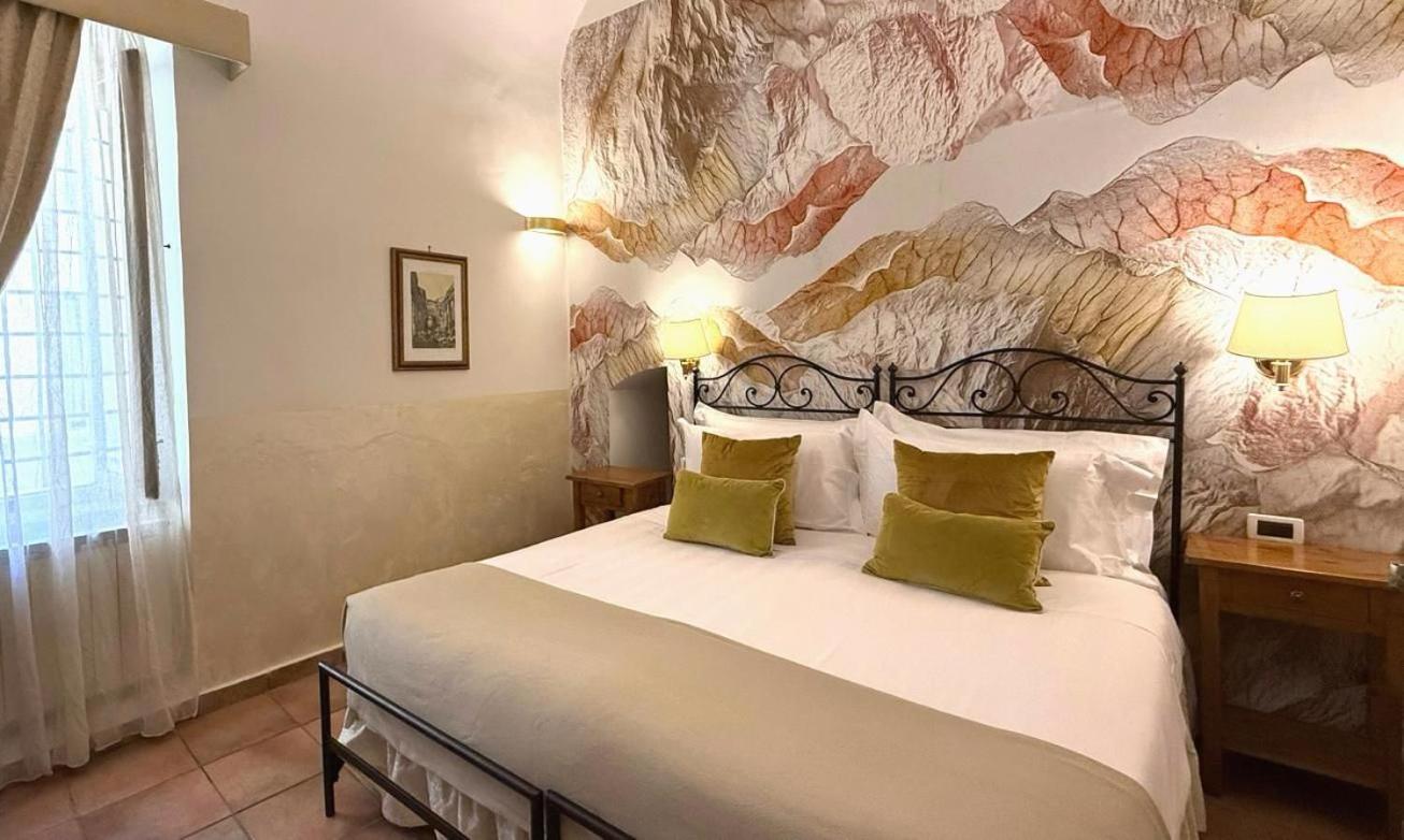 Double or Twin Room with Garden Access photo 3