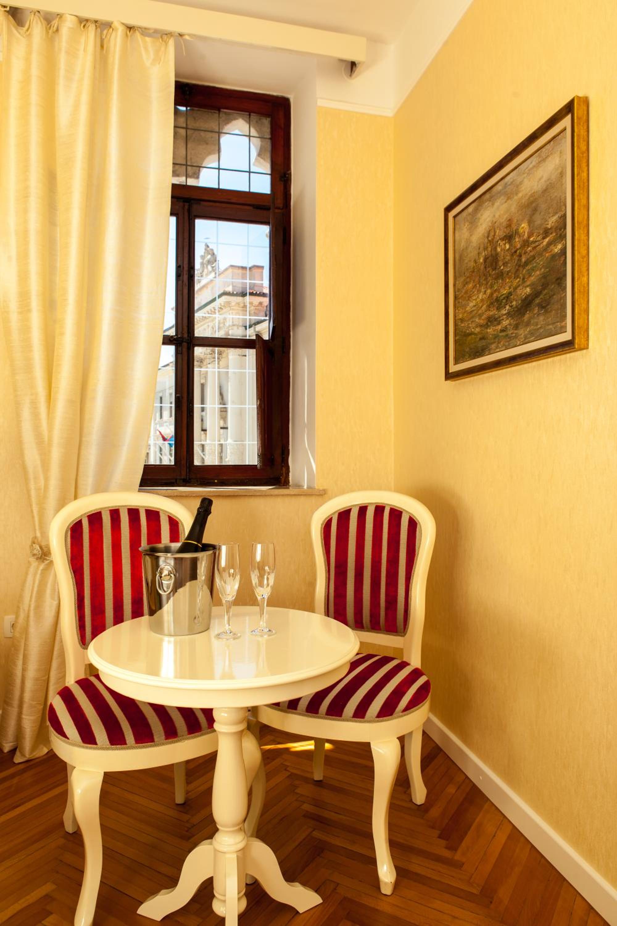 Deluxe Double Room with Sea View photo 3