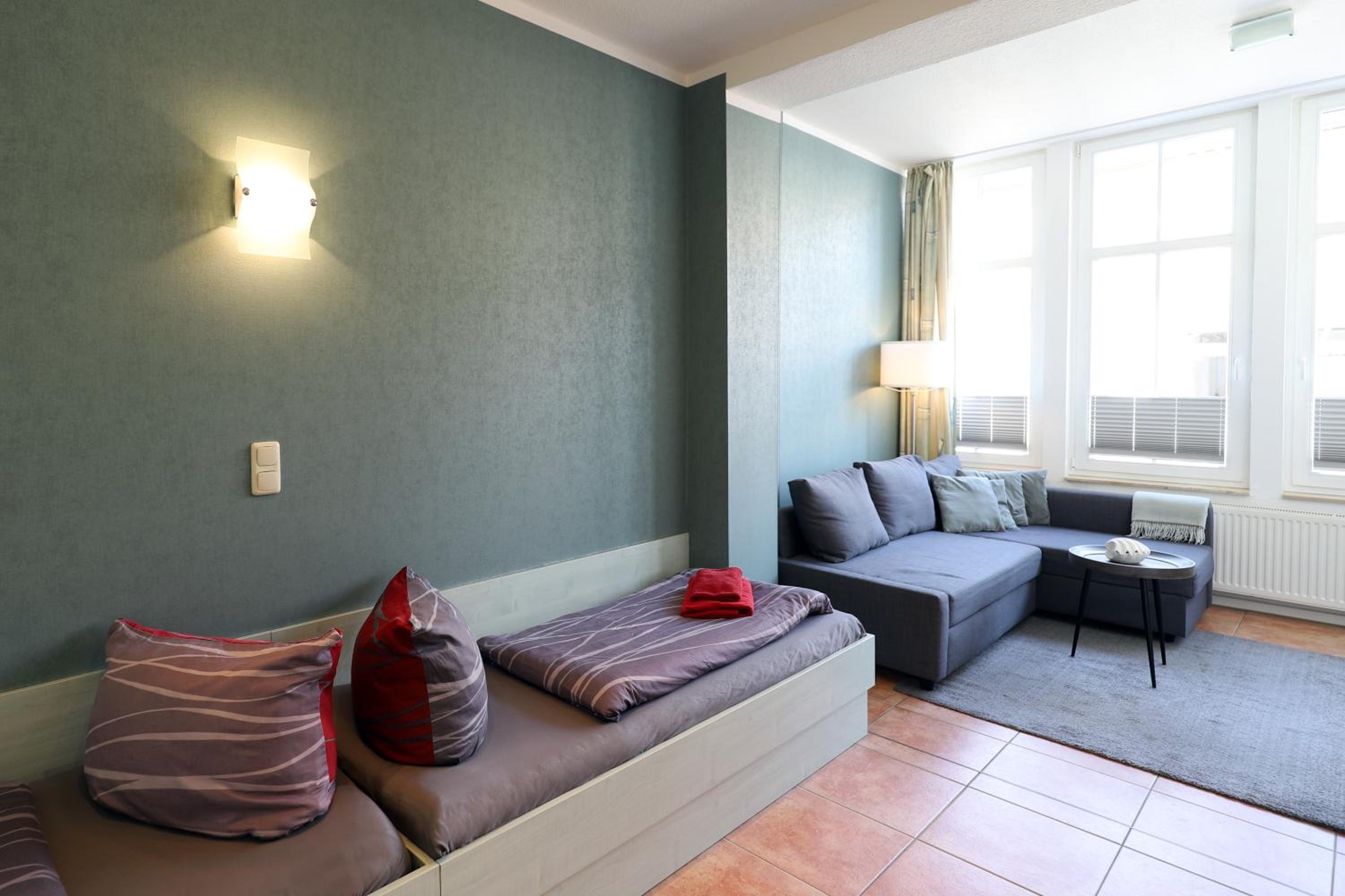 Standard Twin Room with Sofa photo 3