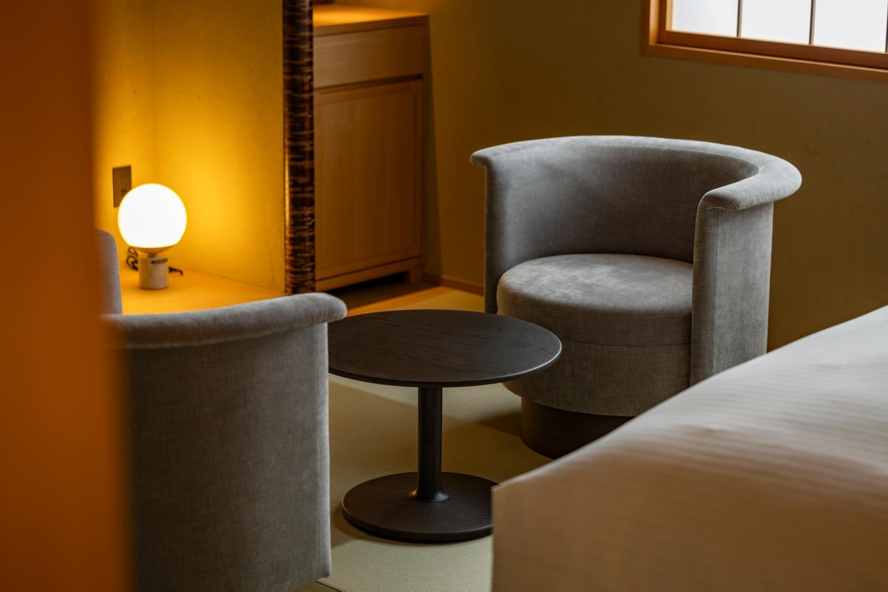 Deluxe King Room (44㎡)
