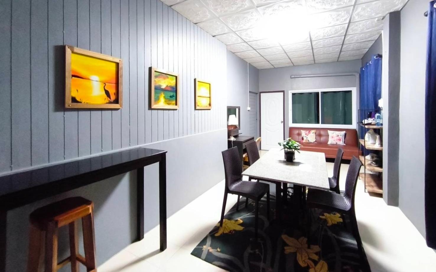 Deluxe Family Room photo 3