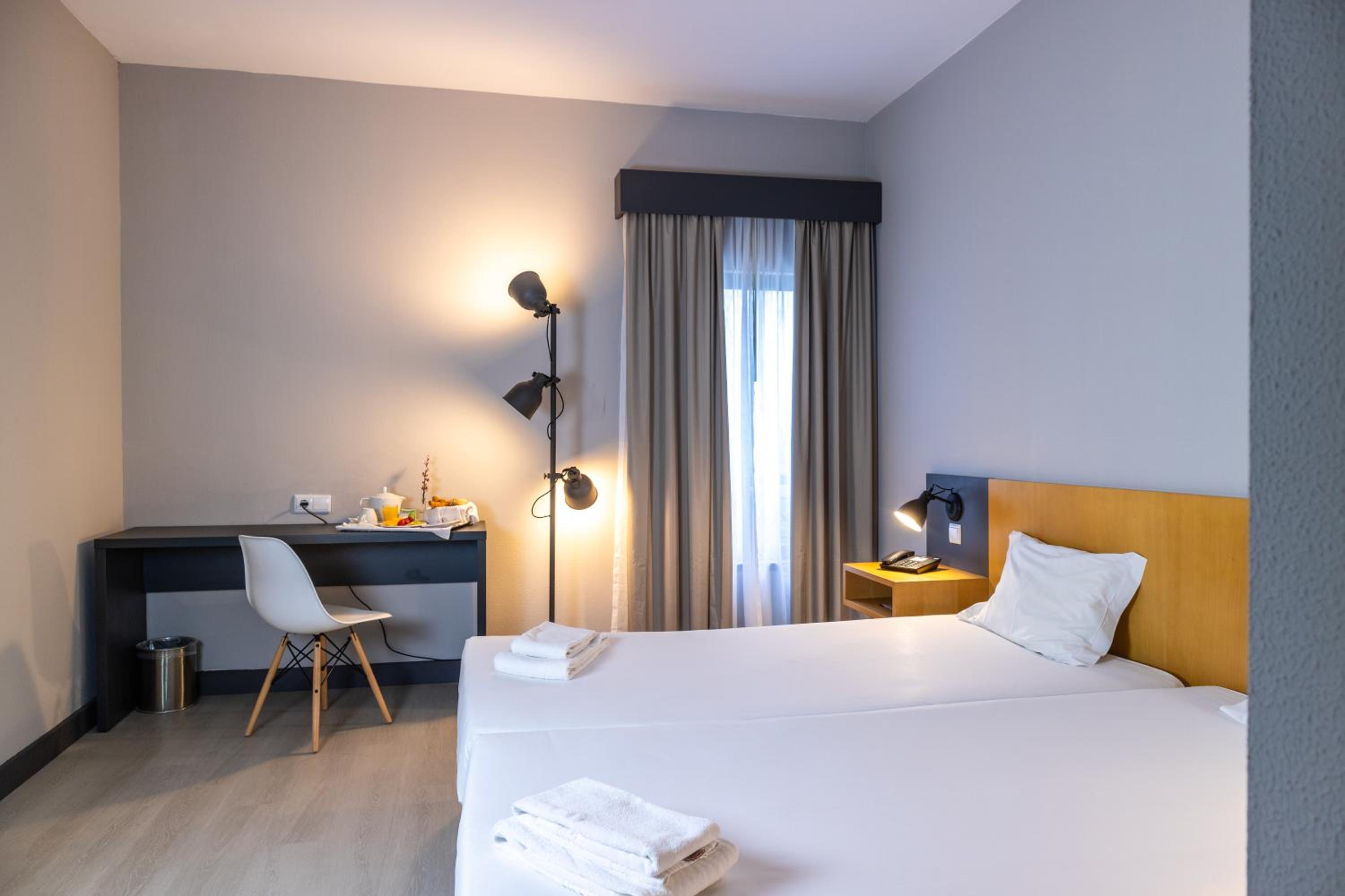 Superior Twin Room - Photo 1