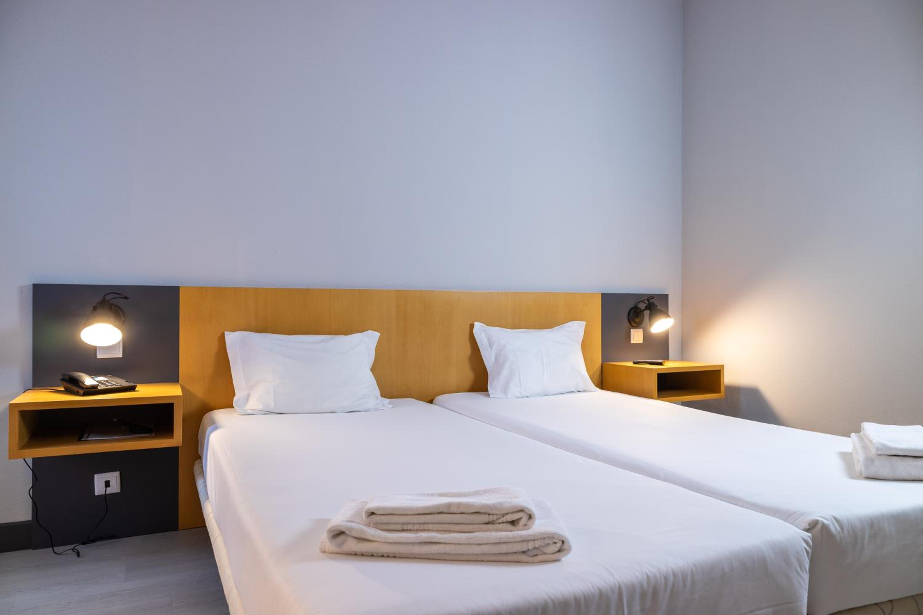 Superior Twin Room - Photo 3