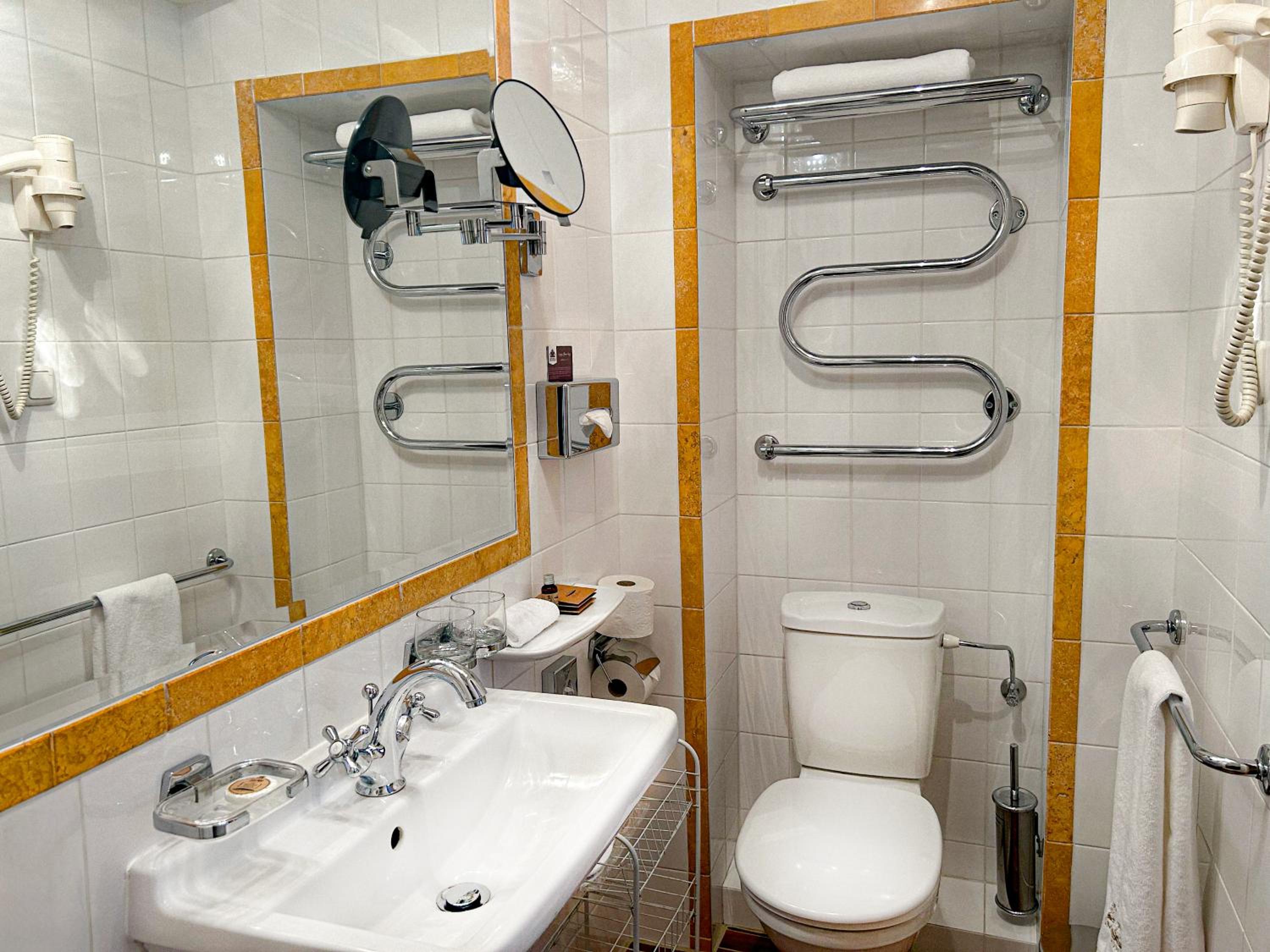 Small Double Room - Photo 4