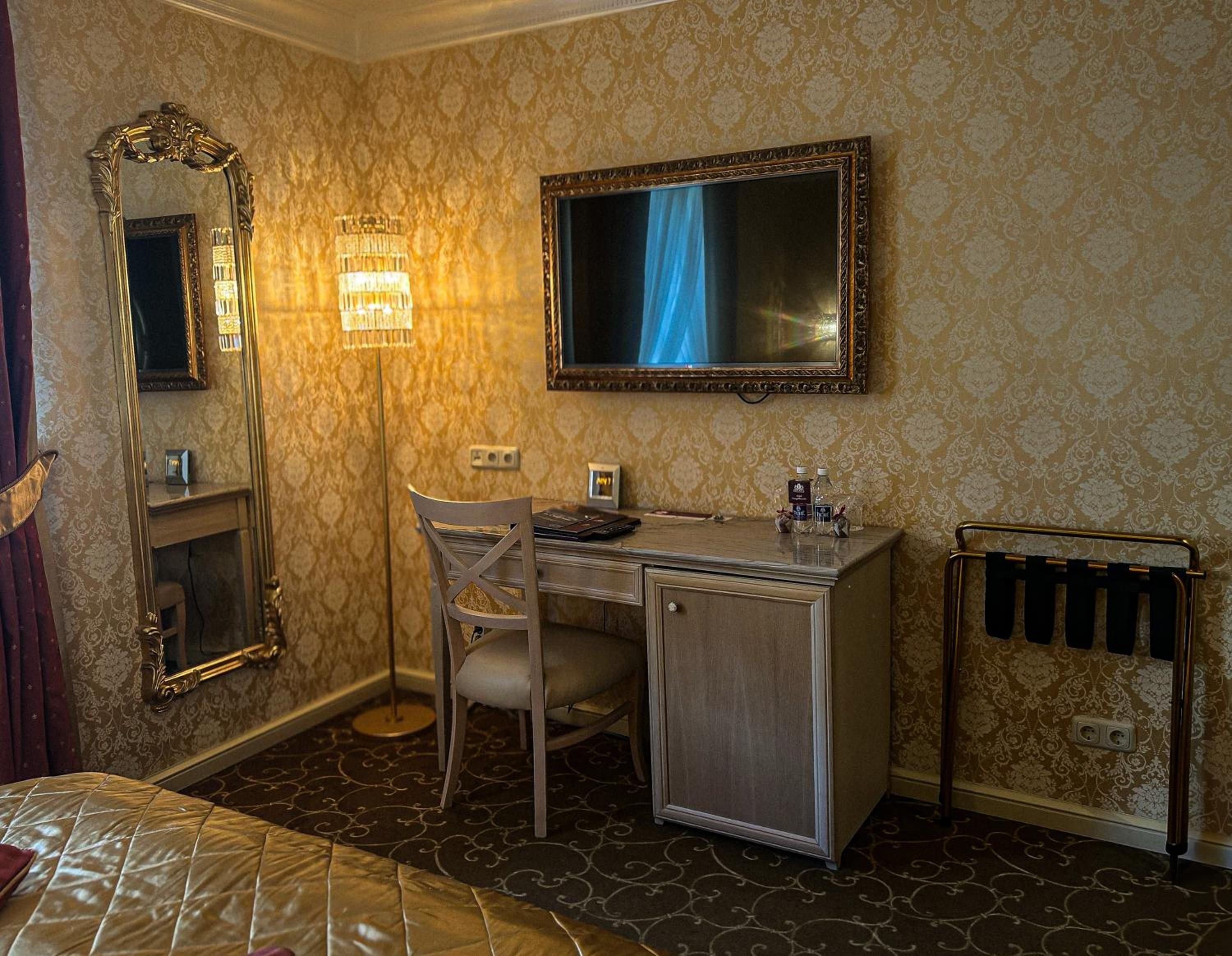 Small Double Room - Photo 3