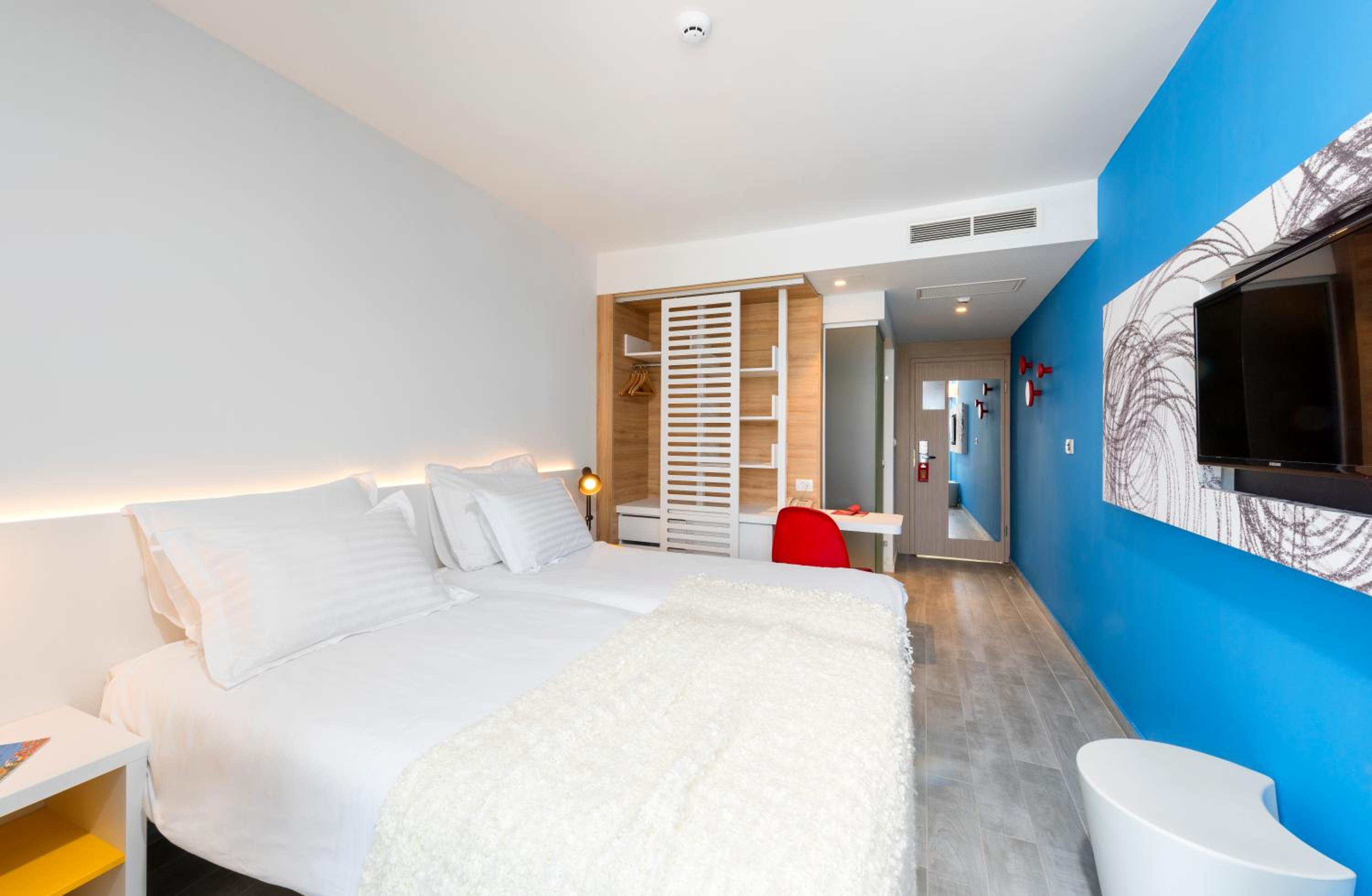 Double Room with Park View - Photo 8