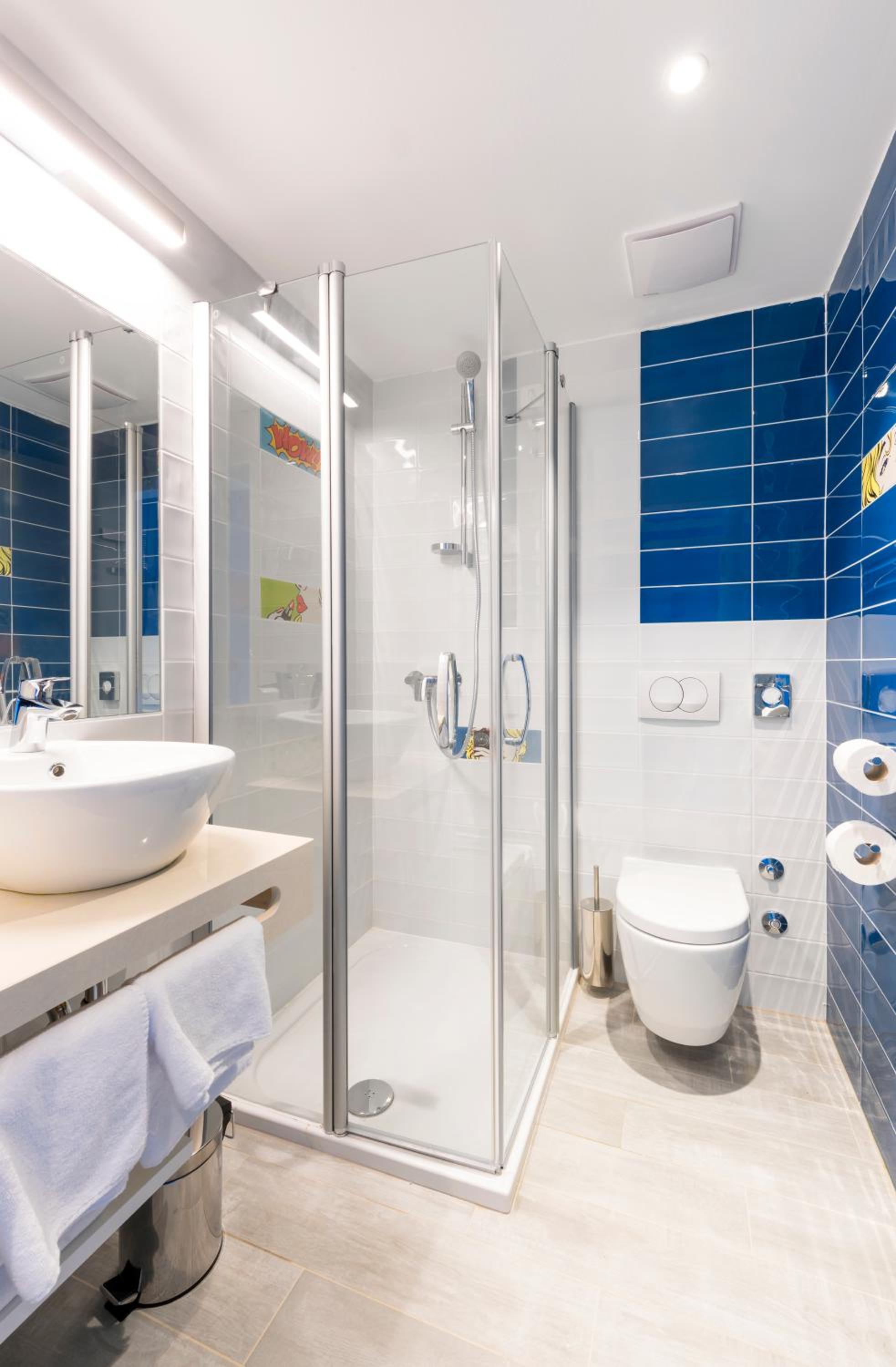 Double Room with Park View - Photo 9