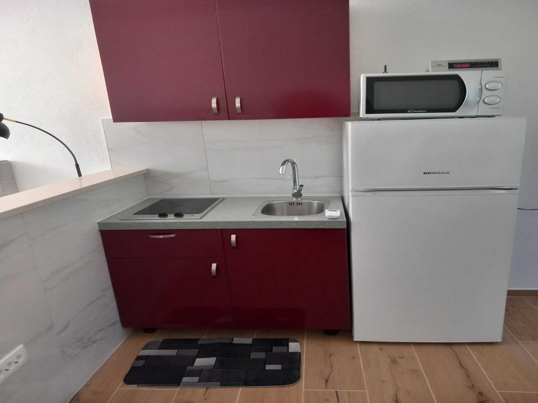 Studio Apartment with Terrace photo 1