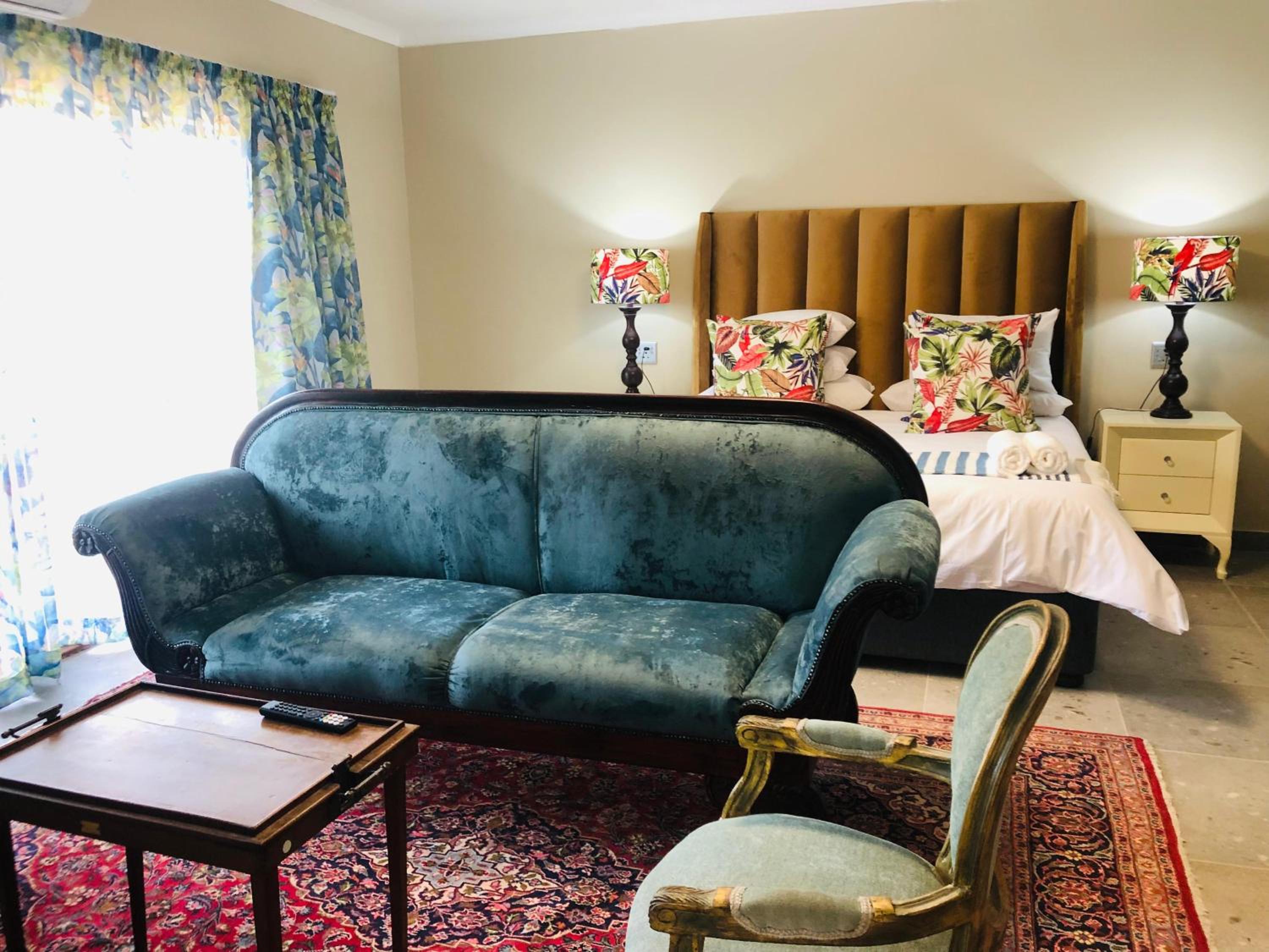 Executive Suite - Photo 9