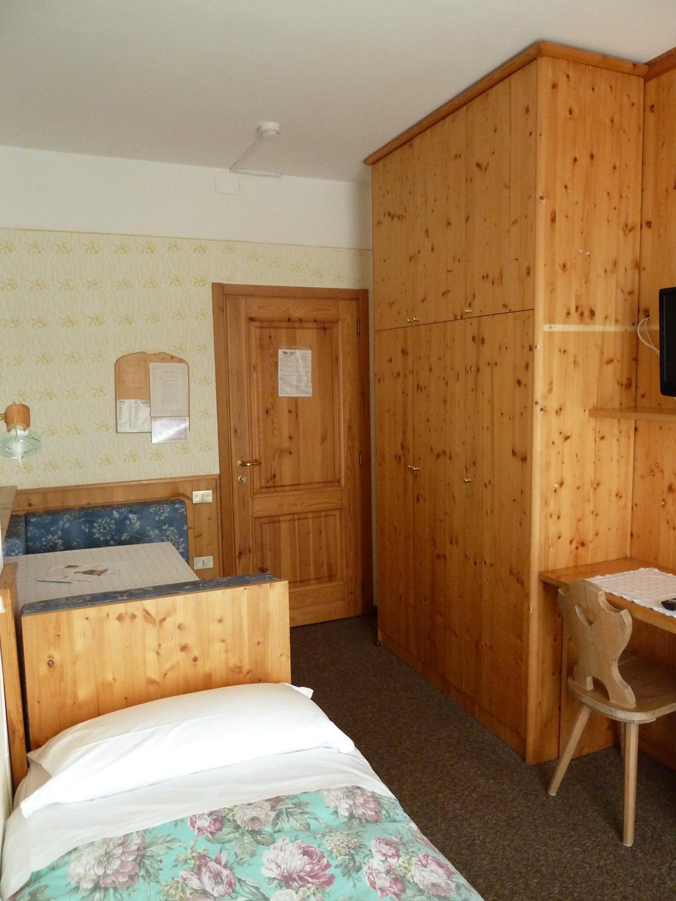 Single Room photo 2