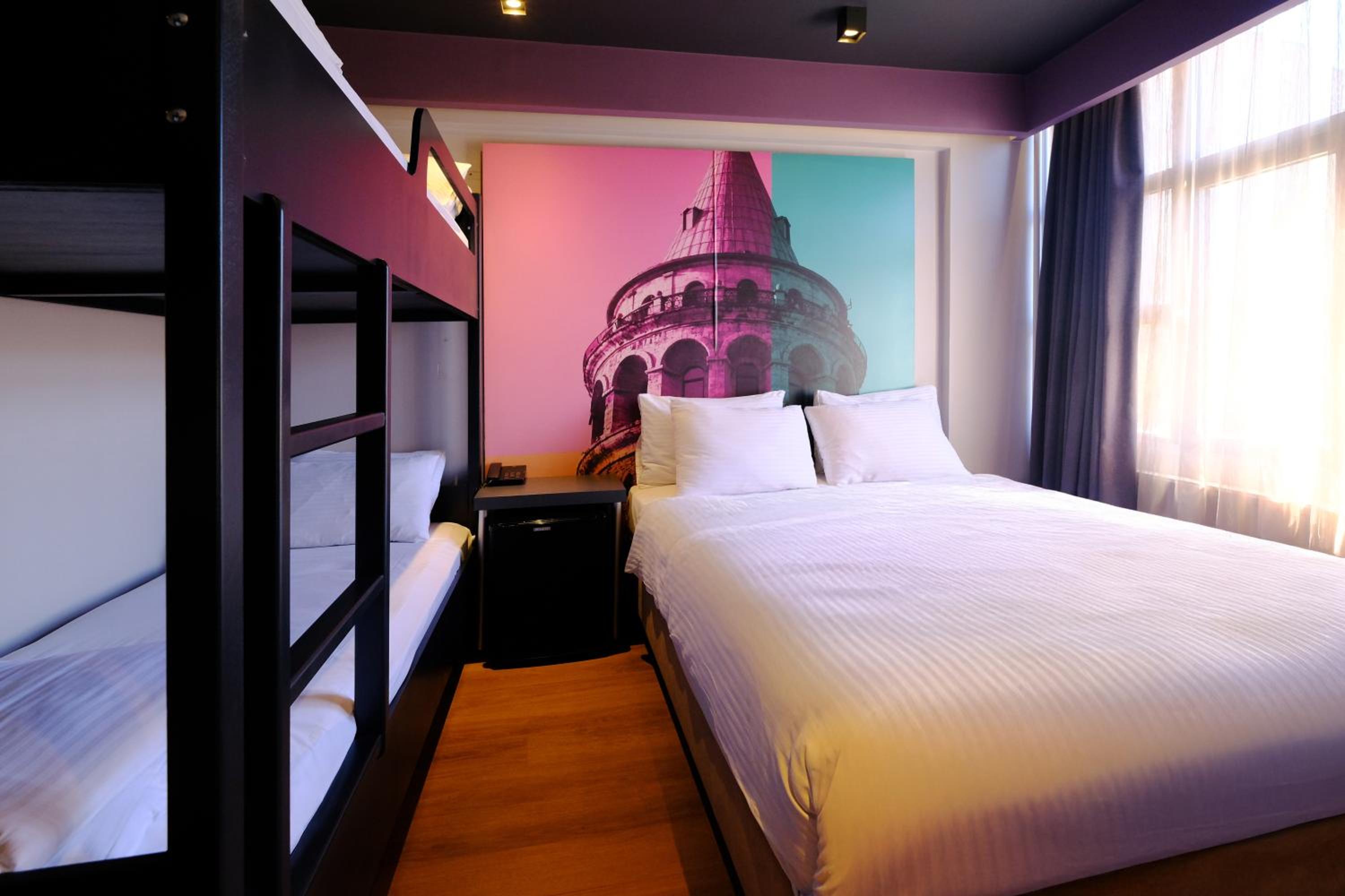 Economy Quadruple Room photo 2
