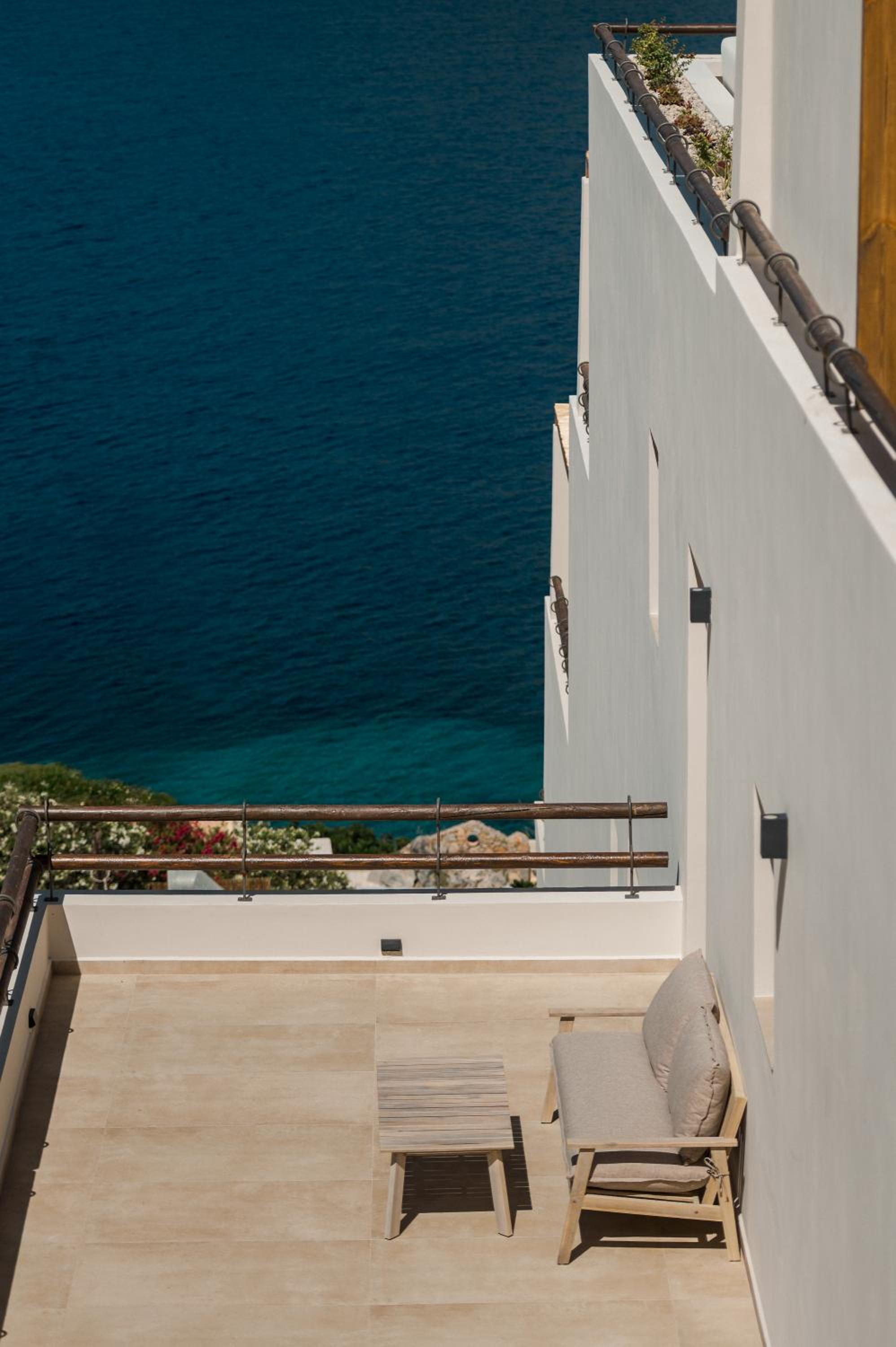 Deluxe Double Room with Sea View and Shared Terrace