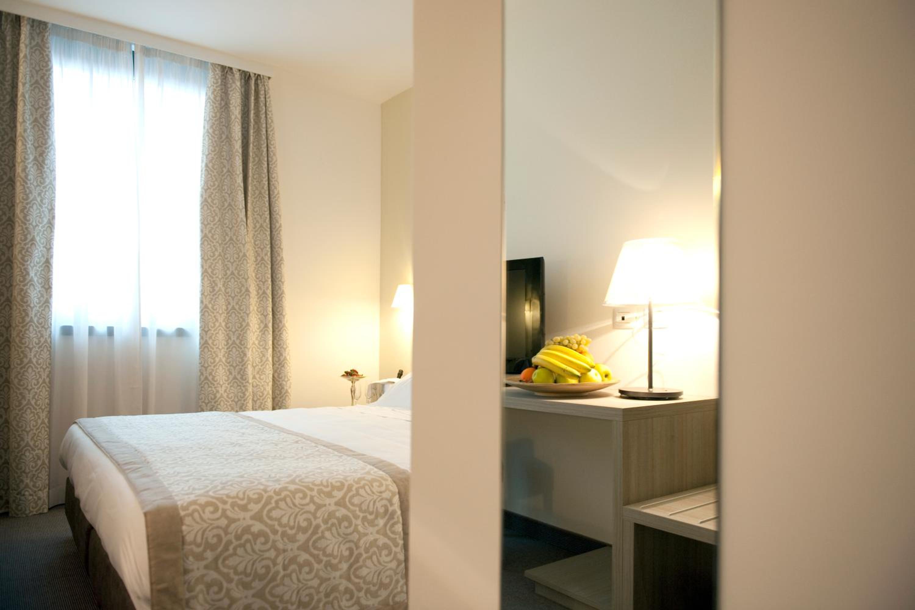 Double or Twin Room photo 2