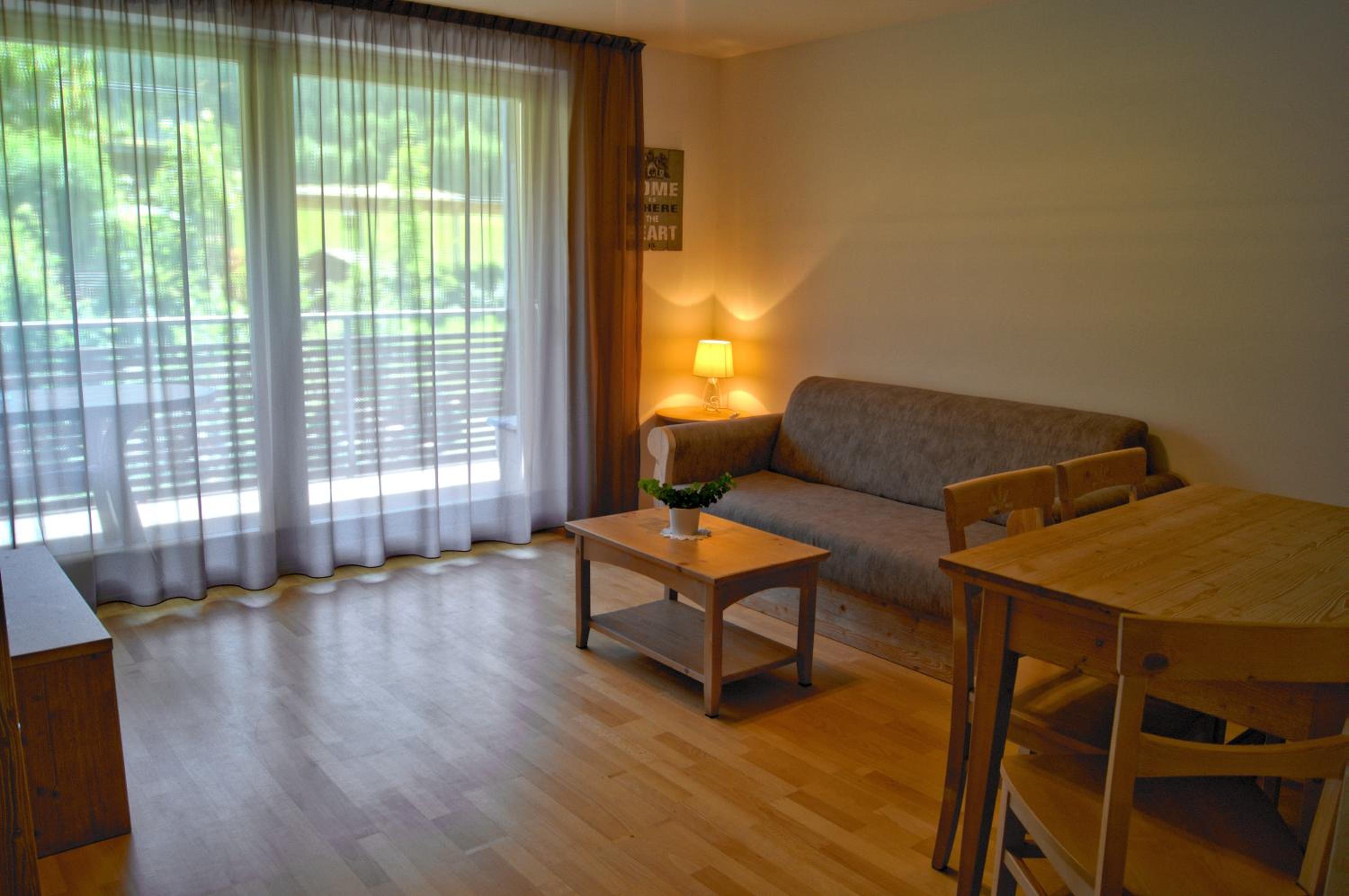 One-Bedroom Apartment with Balcony-Annex