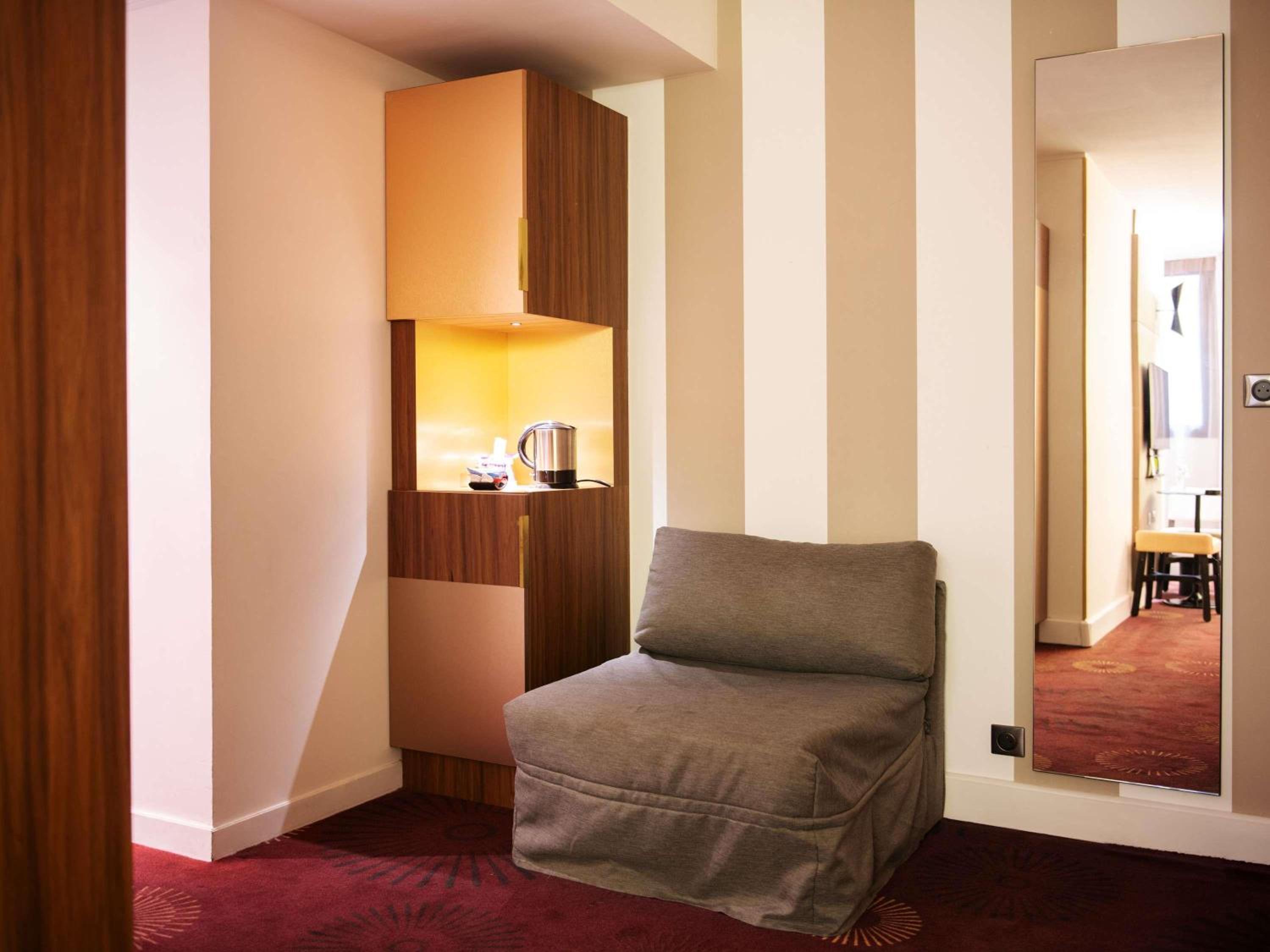 Classic Room with Double Bed and Single Sofa Bed