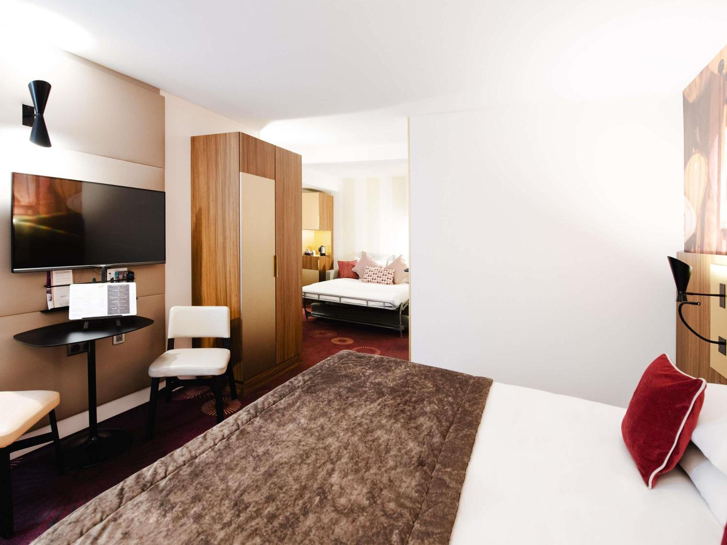 Family Room with One Double Bed and Sofa Bed - Photo 4
