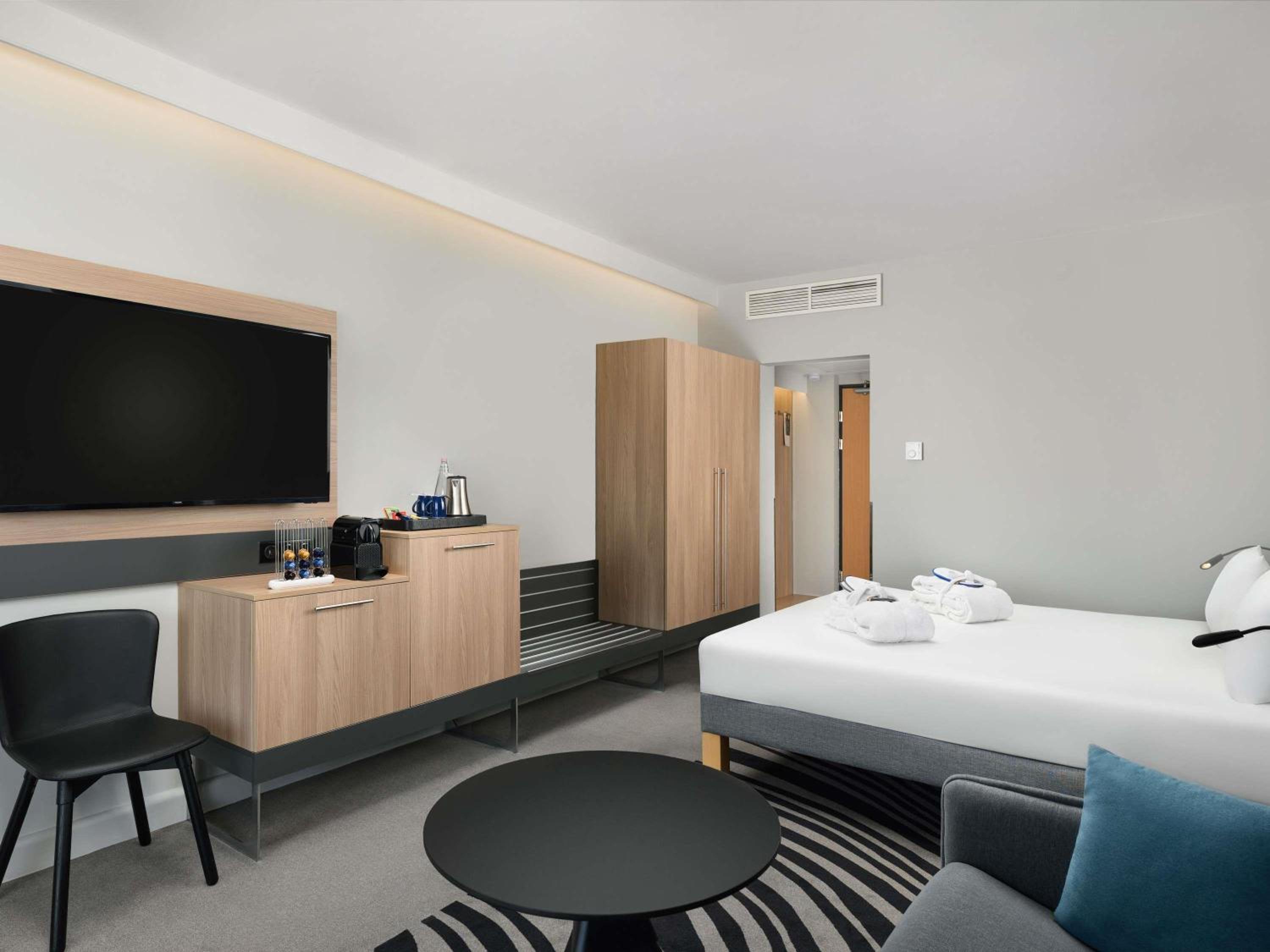 Executive Double Room with Sofa Bed - Photo 2