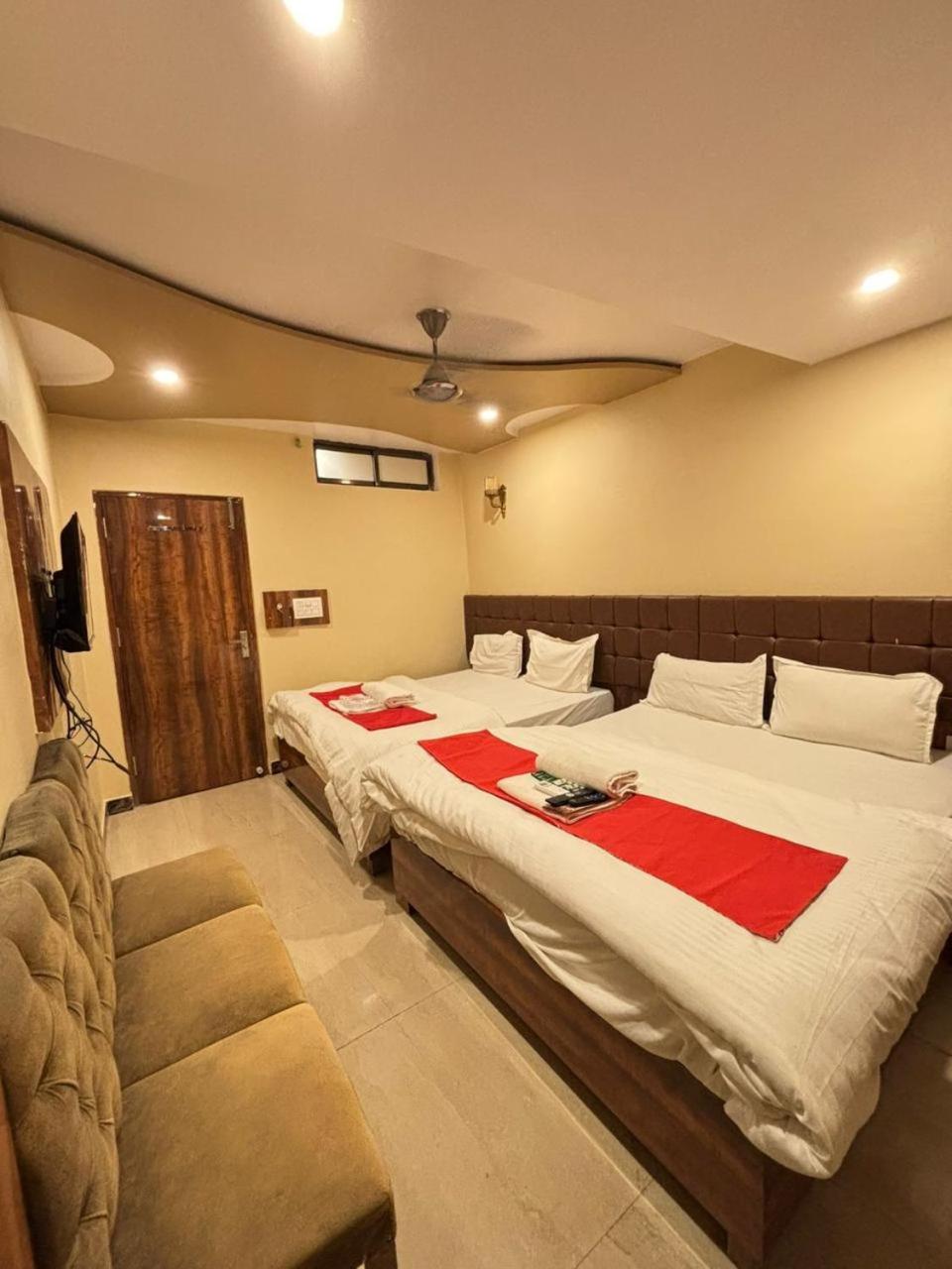 Family Room - Photo 6