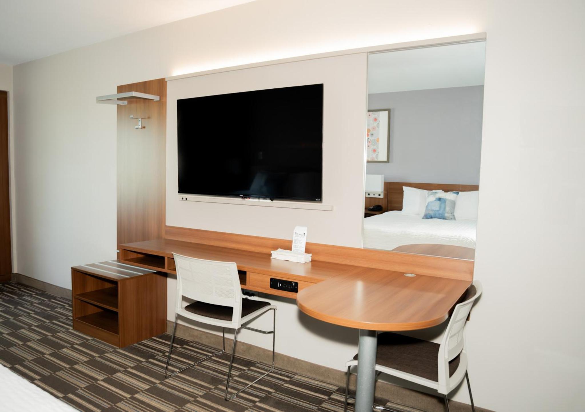 Deluxe King Suite